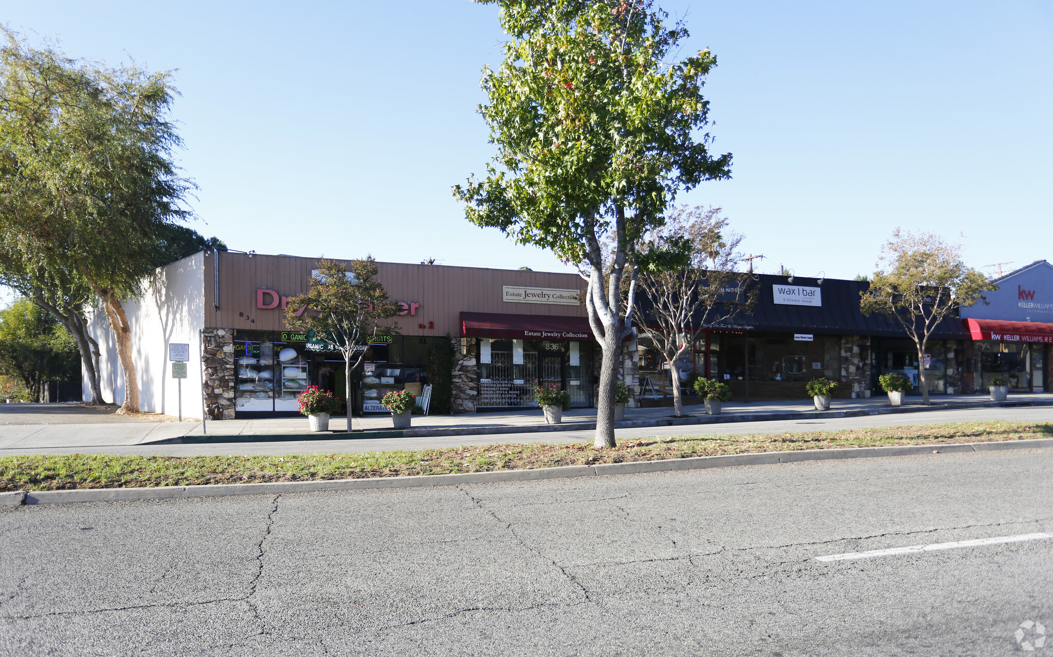 834-840 Foothill Blvd, La Canada Flintridge, CA for Rent