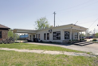 5902 & 5908 Airline Dr