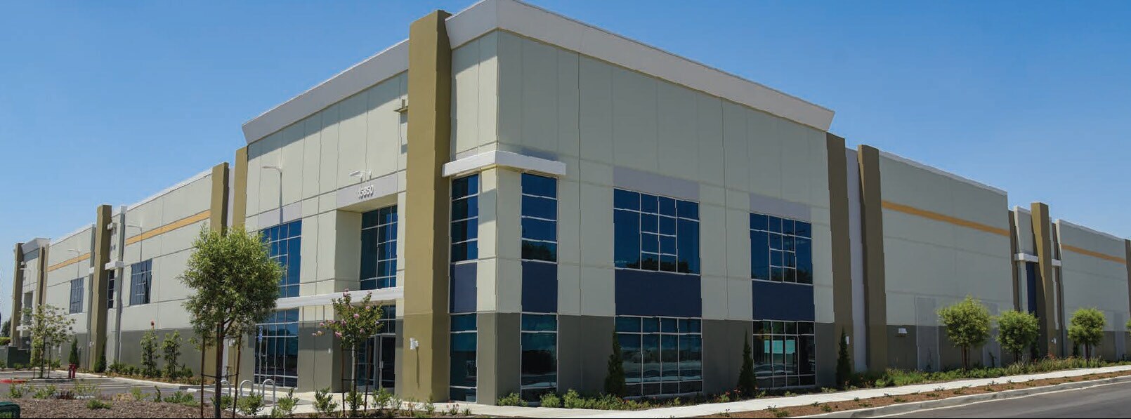 15850 Slover Ave, Fontana, CA for Rent