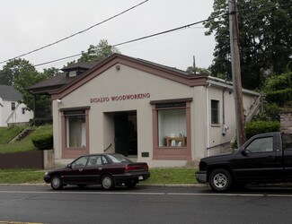 Huntington, NY Showroom - 724 New York Ave