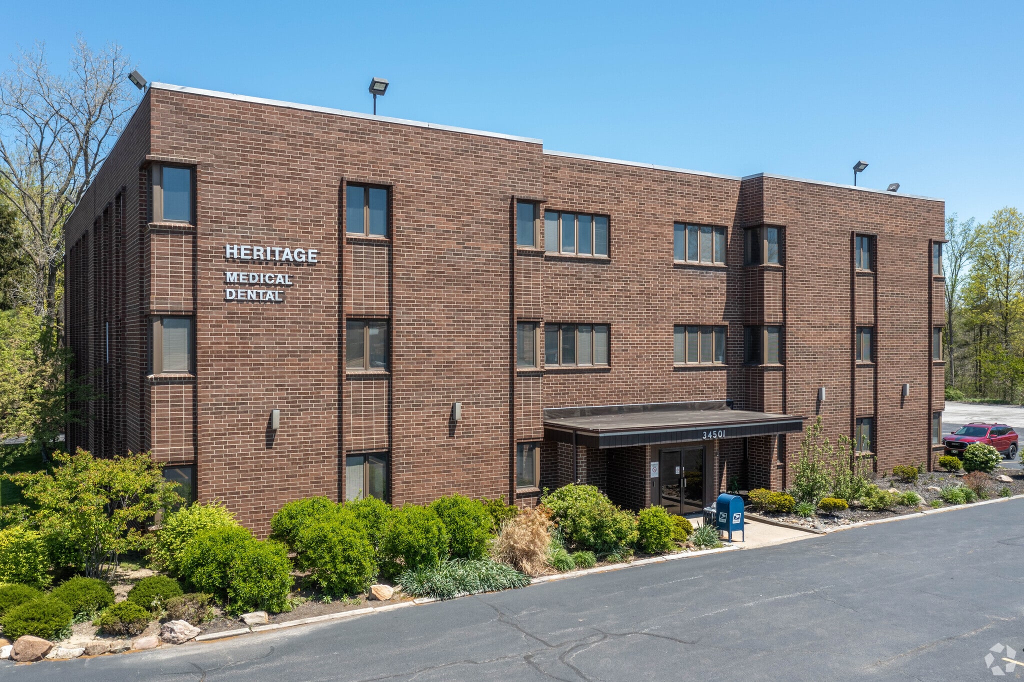34501 Aurora Rd, Solon, OH for Rent