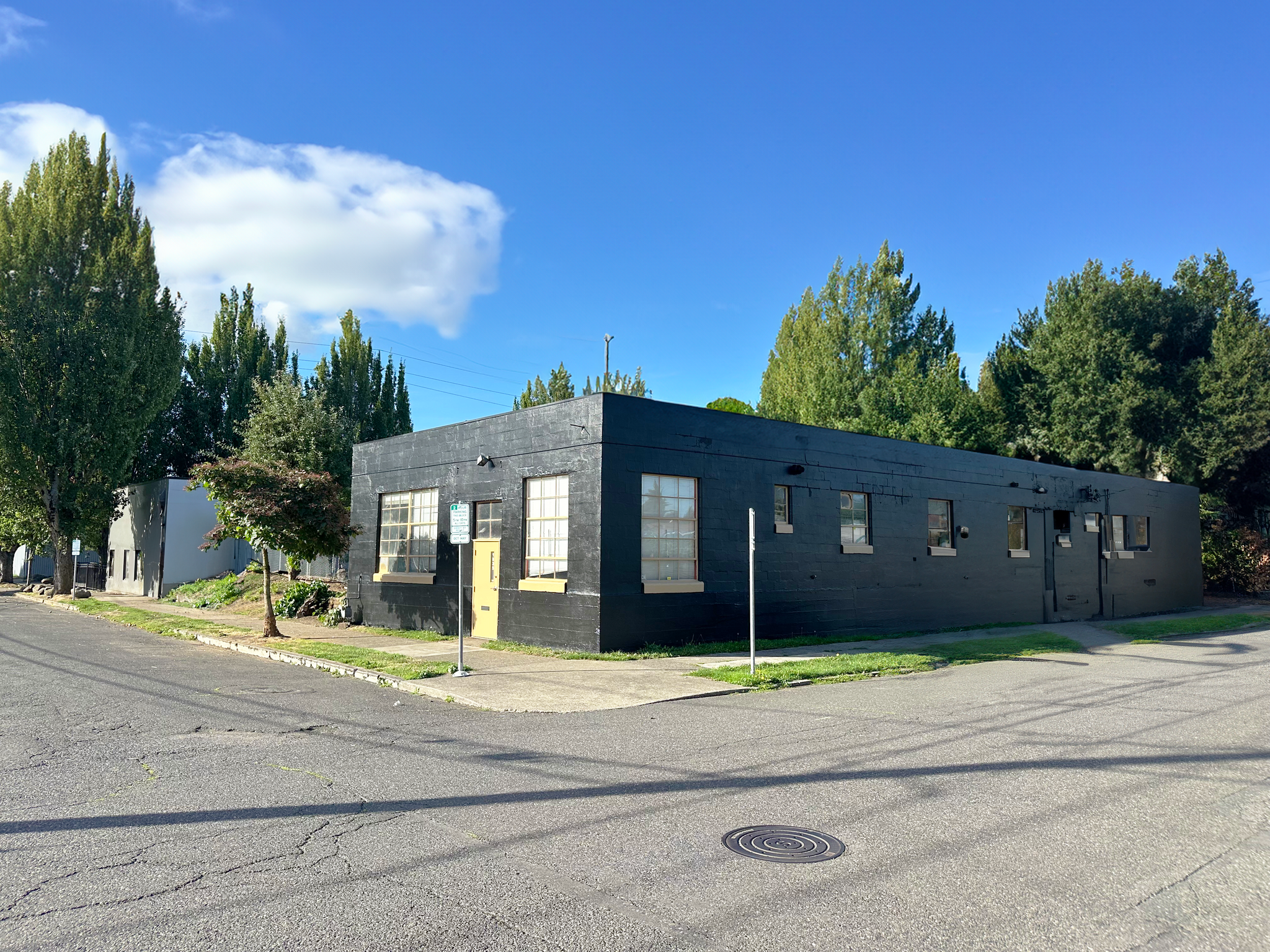 1835 NE 3rd Ave, Portland, OR for Sale