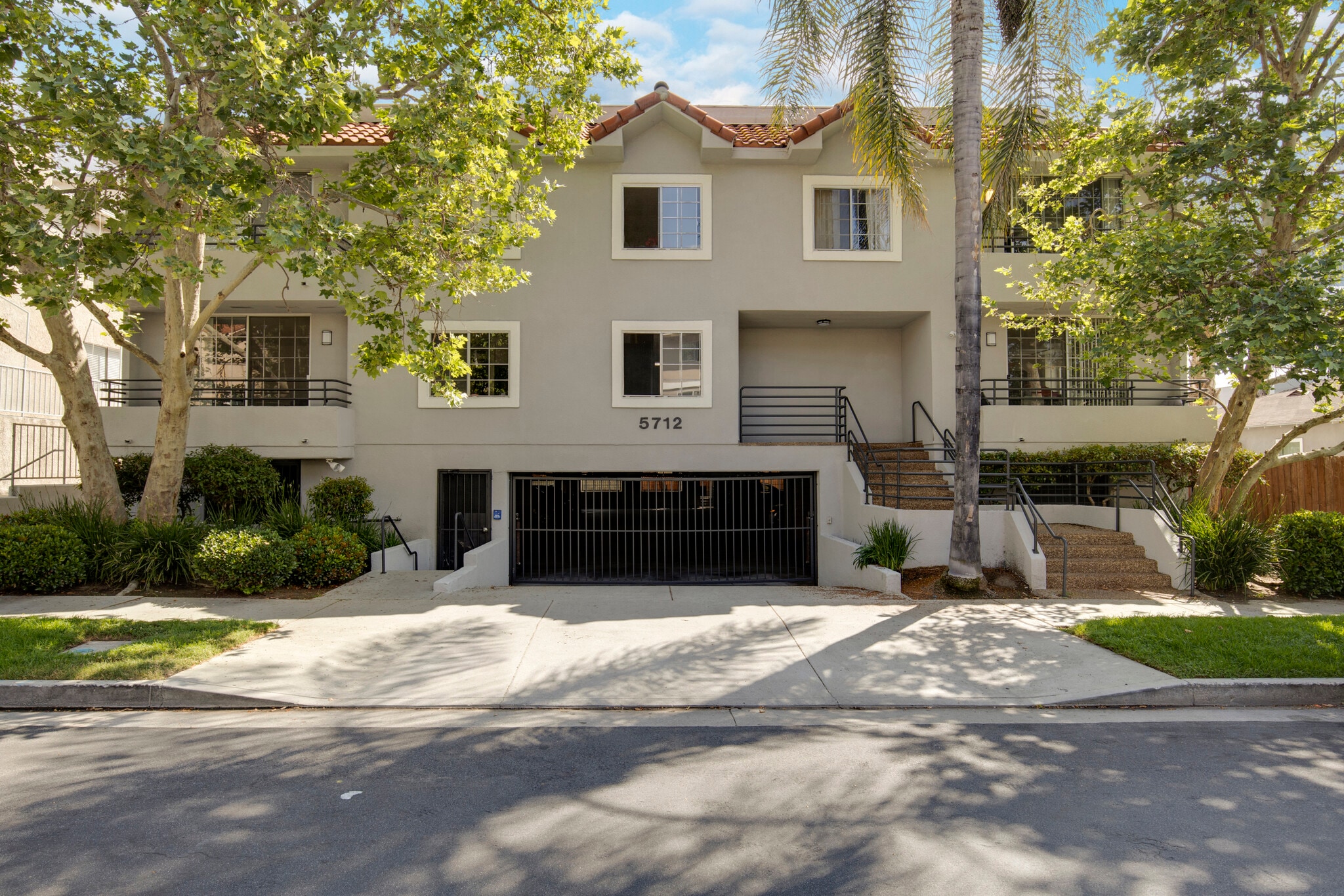 5712 Camellia Ave, North Hollywood, CA for Sale