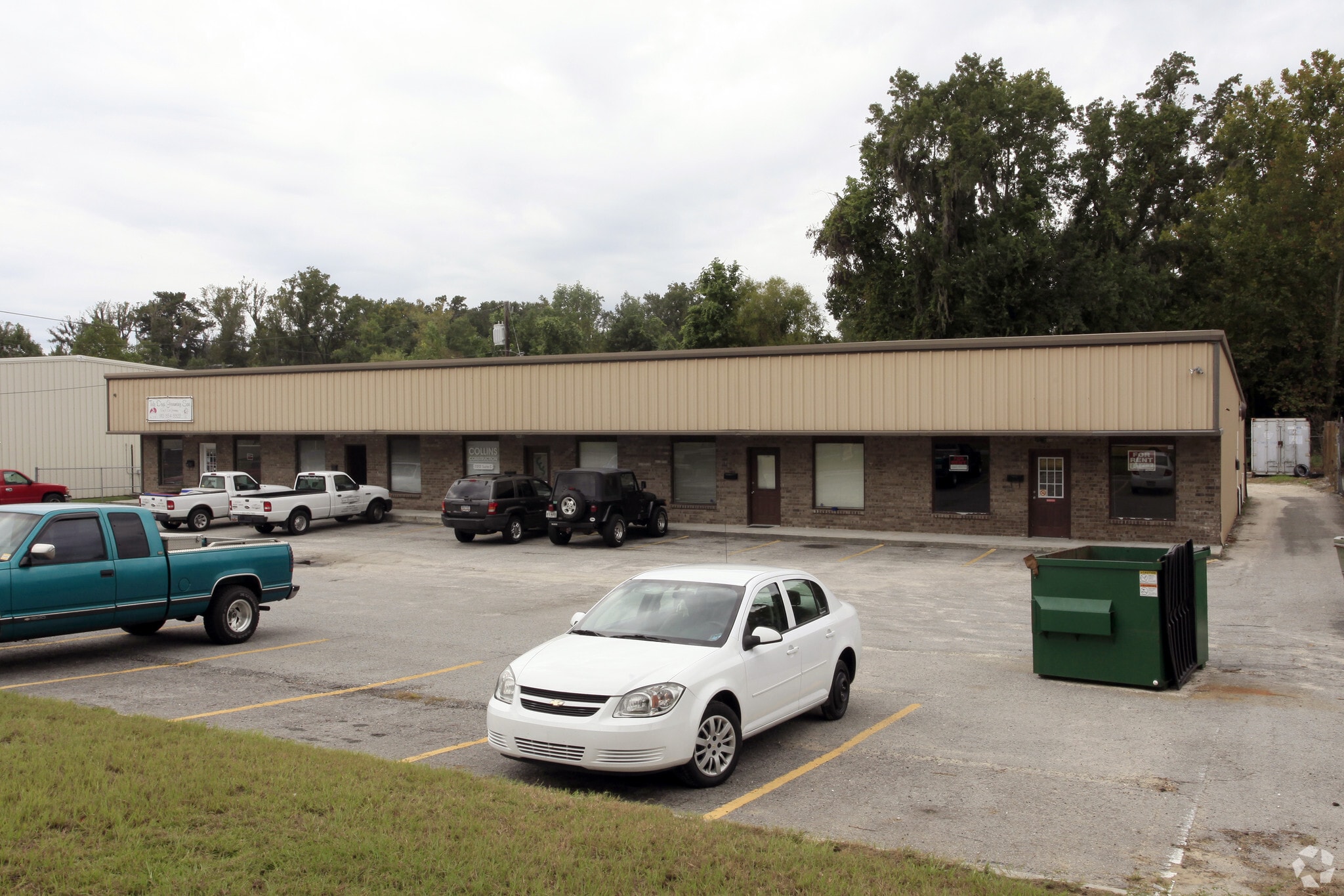 2213-2215 Rowland Dr, Thunderbolt, GA for Rent