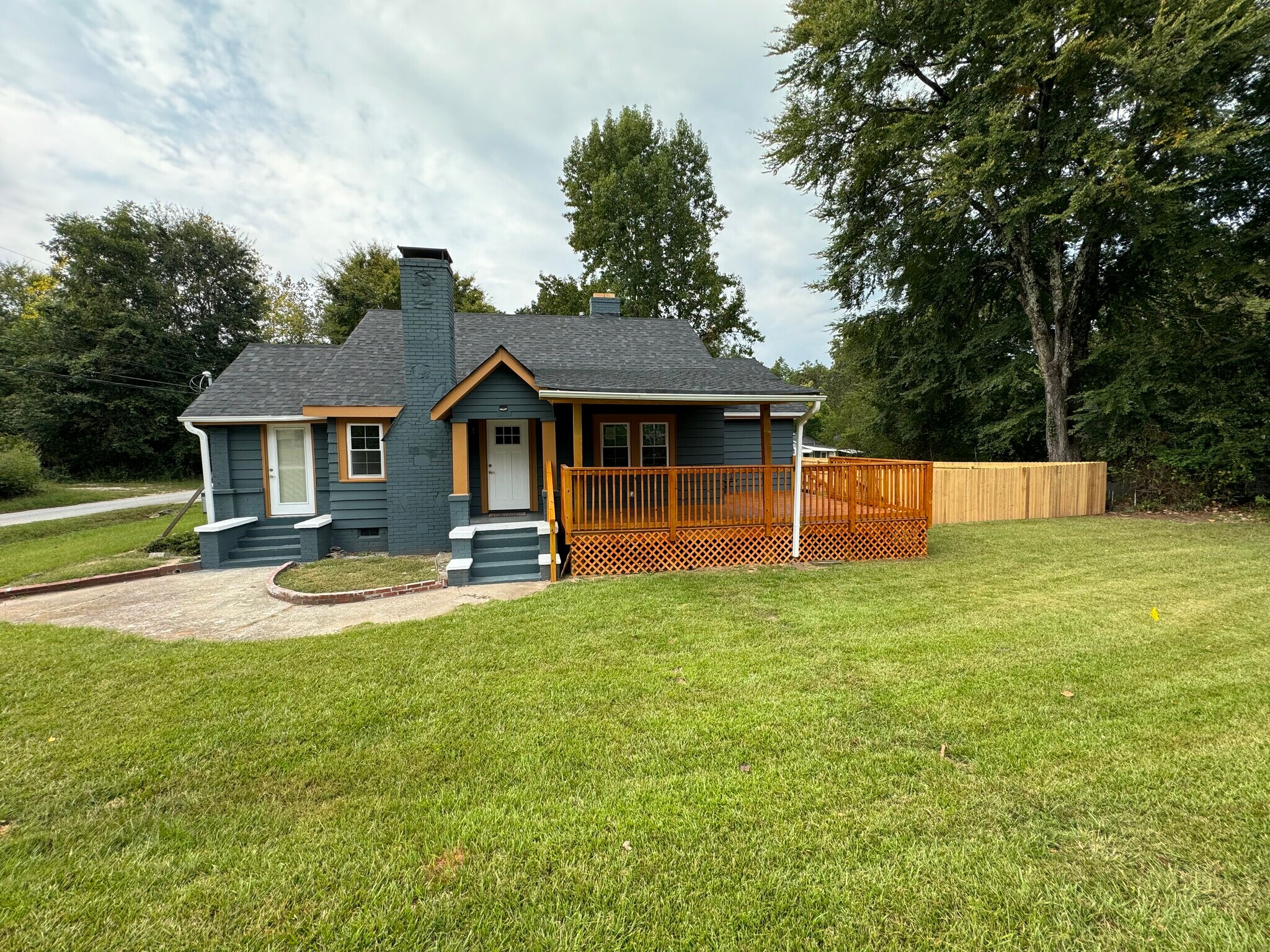5755 Stonewall Tell Rd, Atlanta, GA for Sale