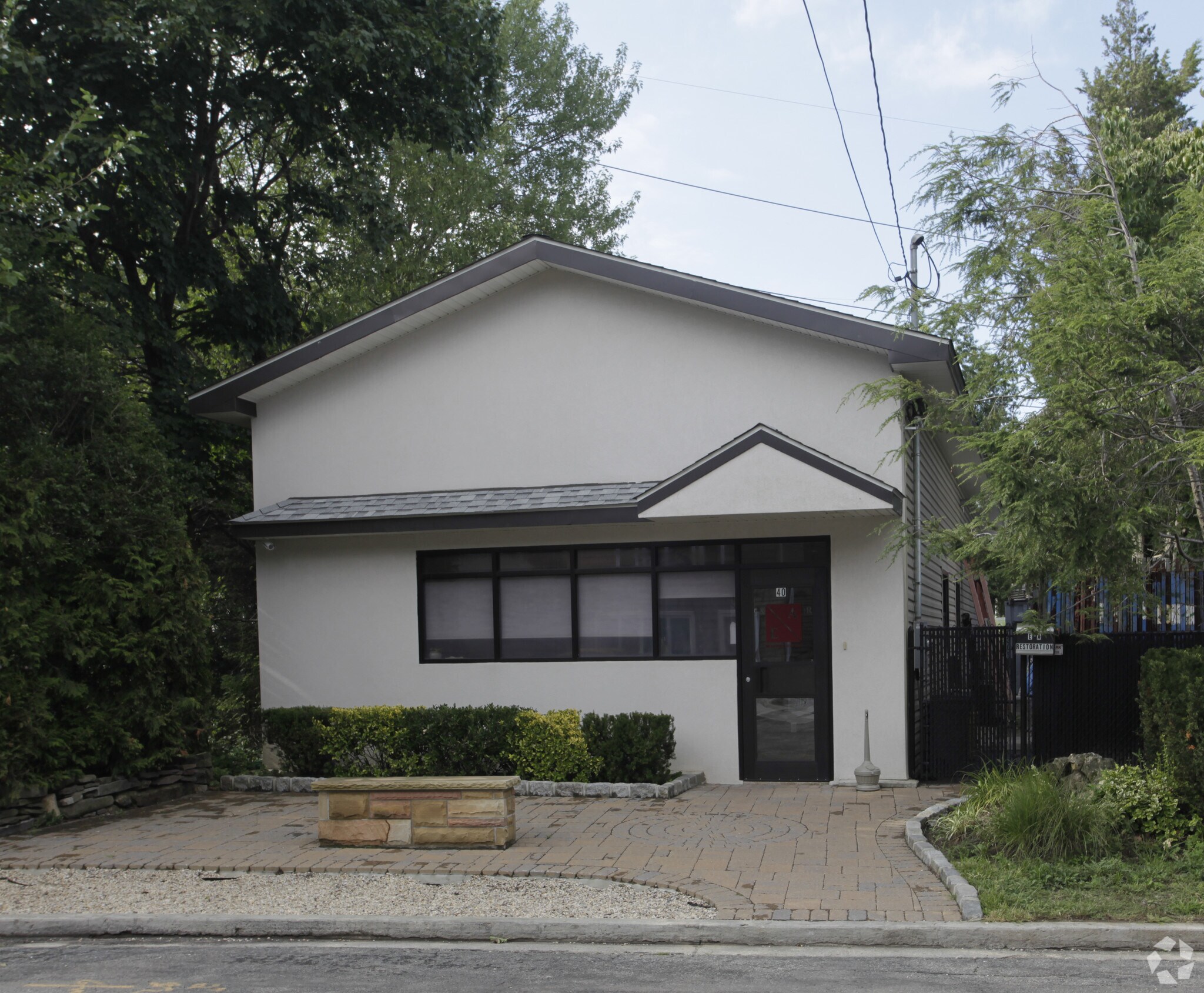 40 Willis Ave, Syosset, NY for Rent