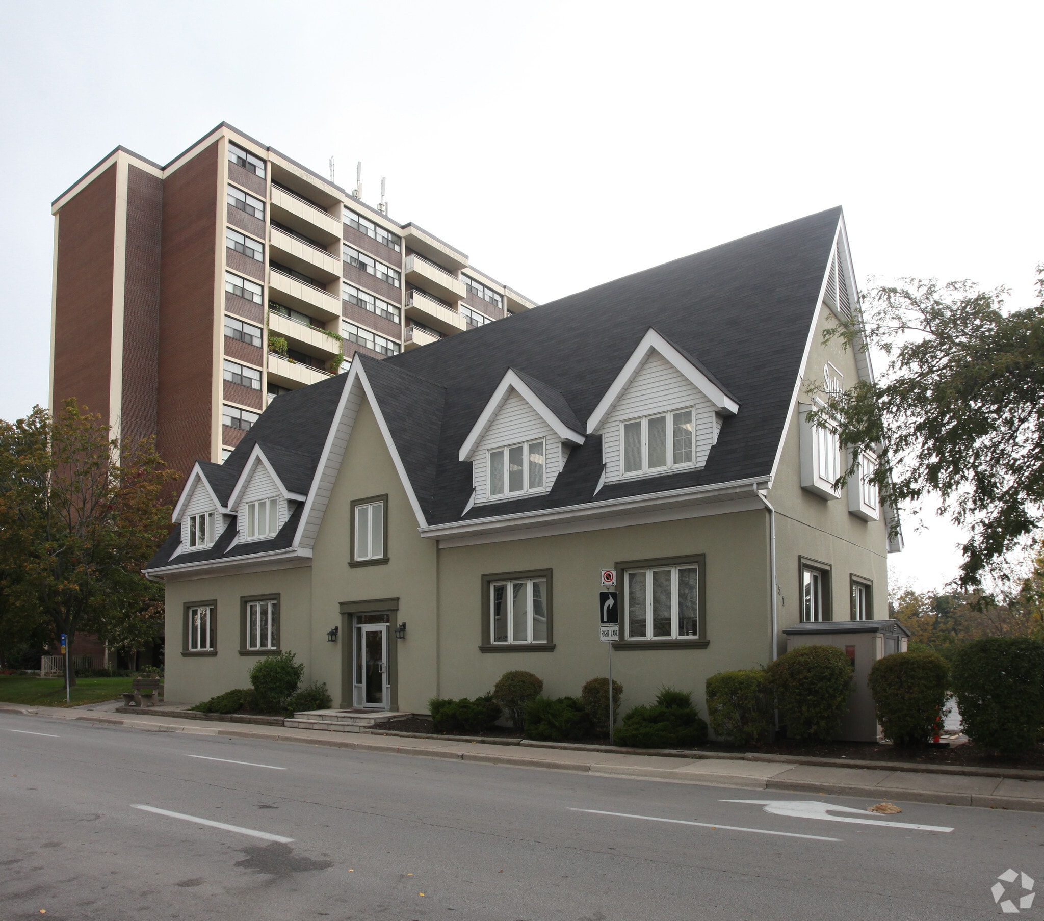 151 Randall St, Oakville, ON for Rent