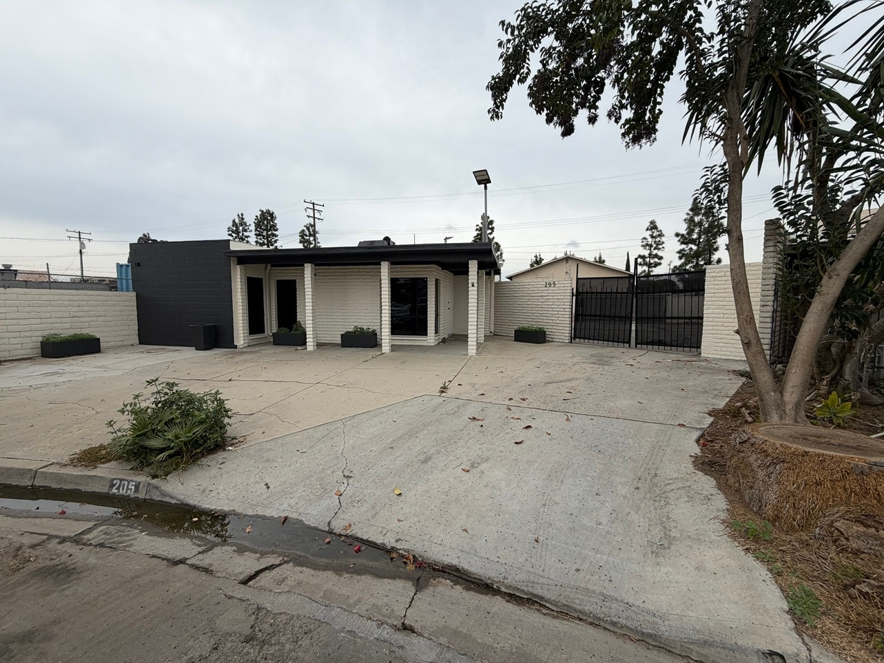 205 S Berkeley Cir, Fullerton, CA for Sale