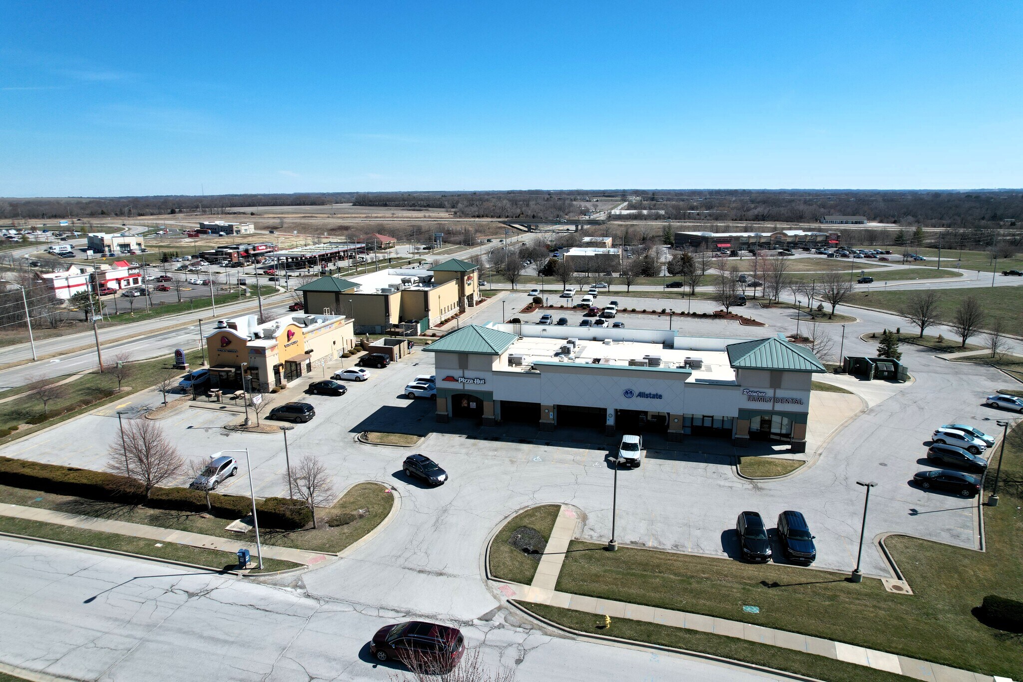 201-261 SW Greenwich Dr, Lee's Summit, MO for Rent