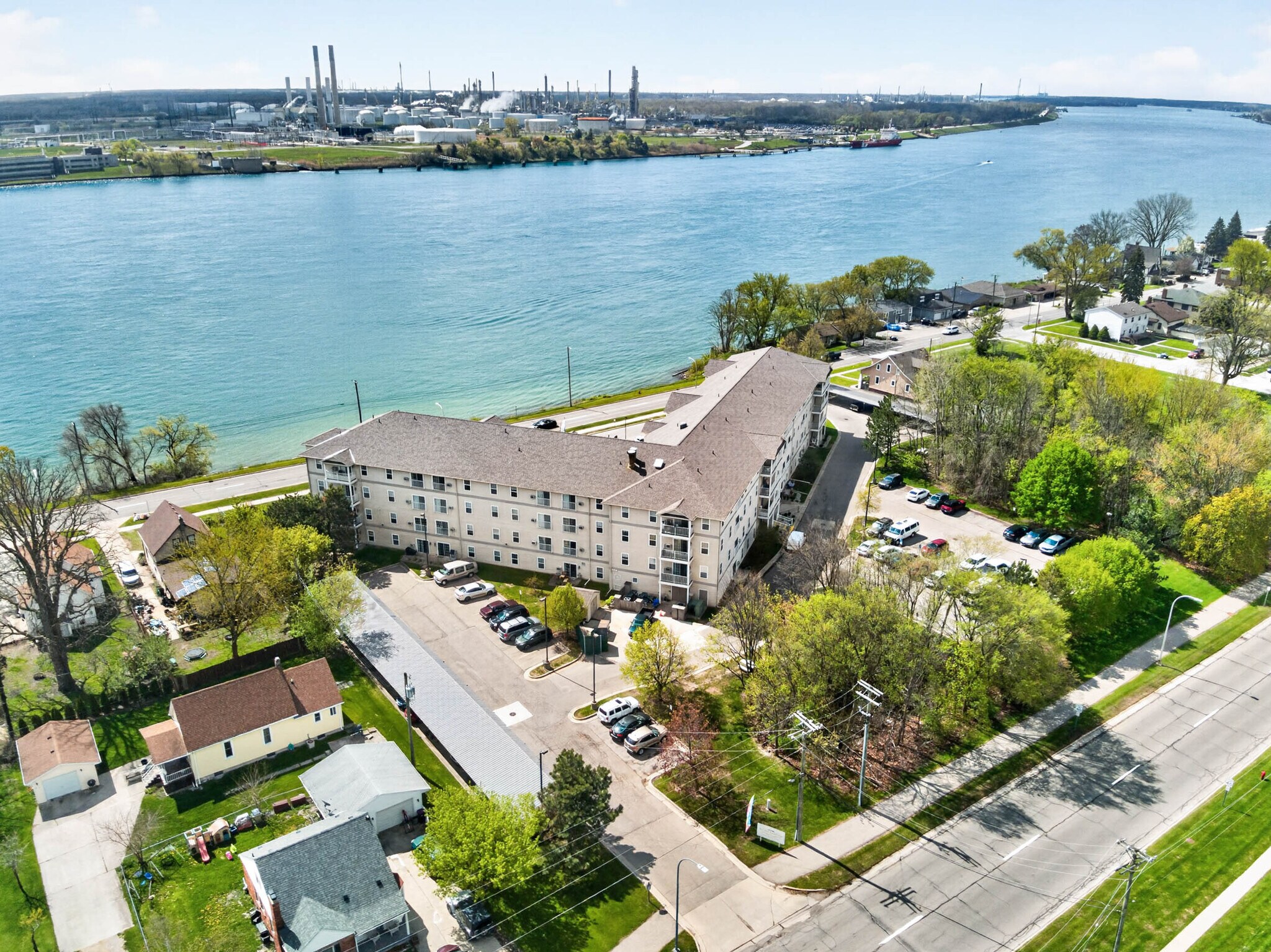 3345 Military St, Port Huron, MI for Sale