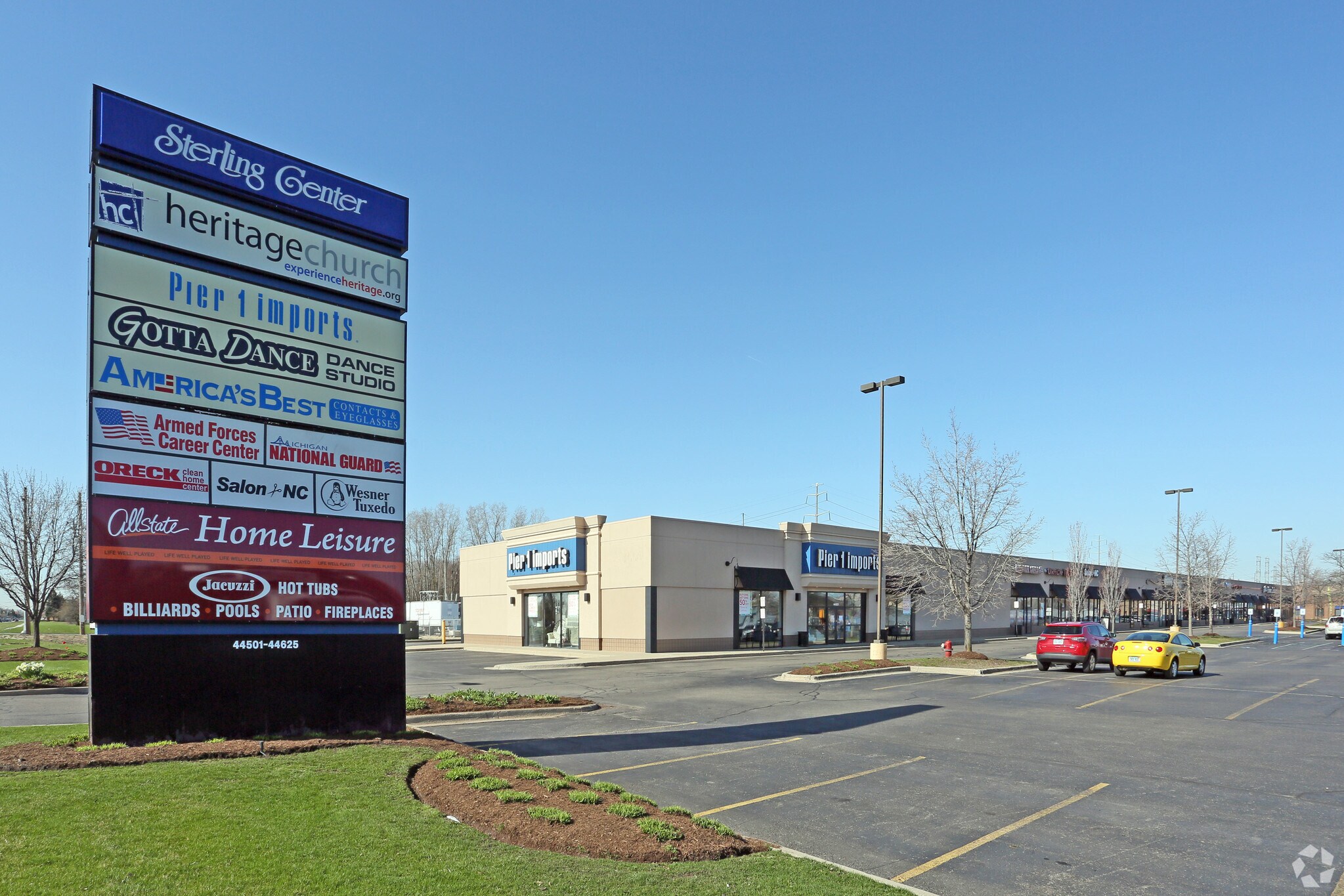 4450144605 Schoenherr Rd Sterling Heights, MI 48313 Shopping Center