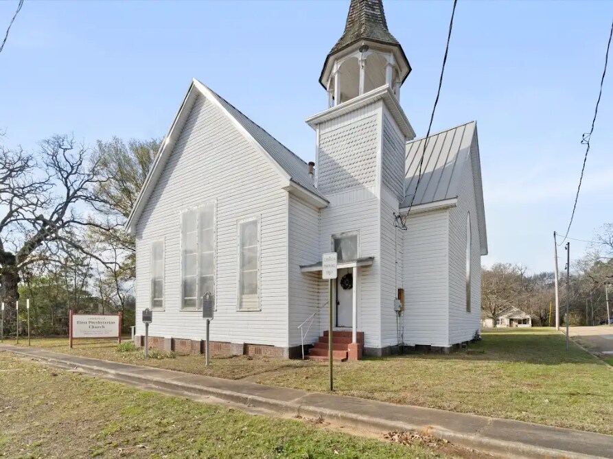 307 Broadnax St, Daingerfield, TX for Sale
