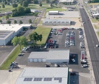 Sedalia, MO Auto Dealership - 3600-3600 S Limit Ave