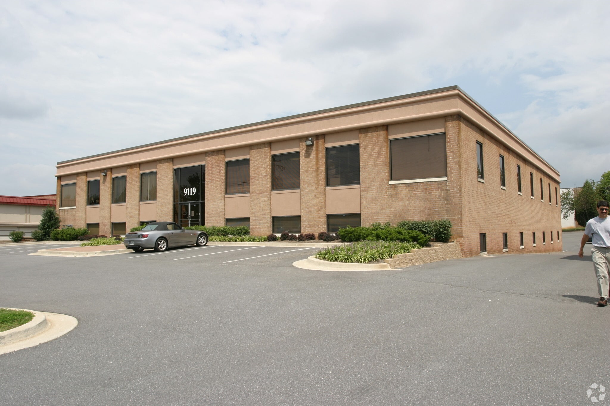 9119 Gaither Rd, Gaithersburg, MD for Rent