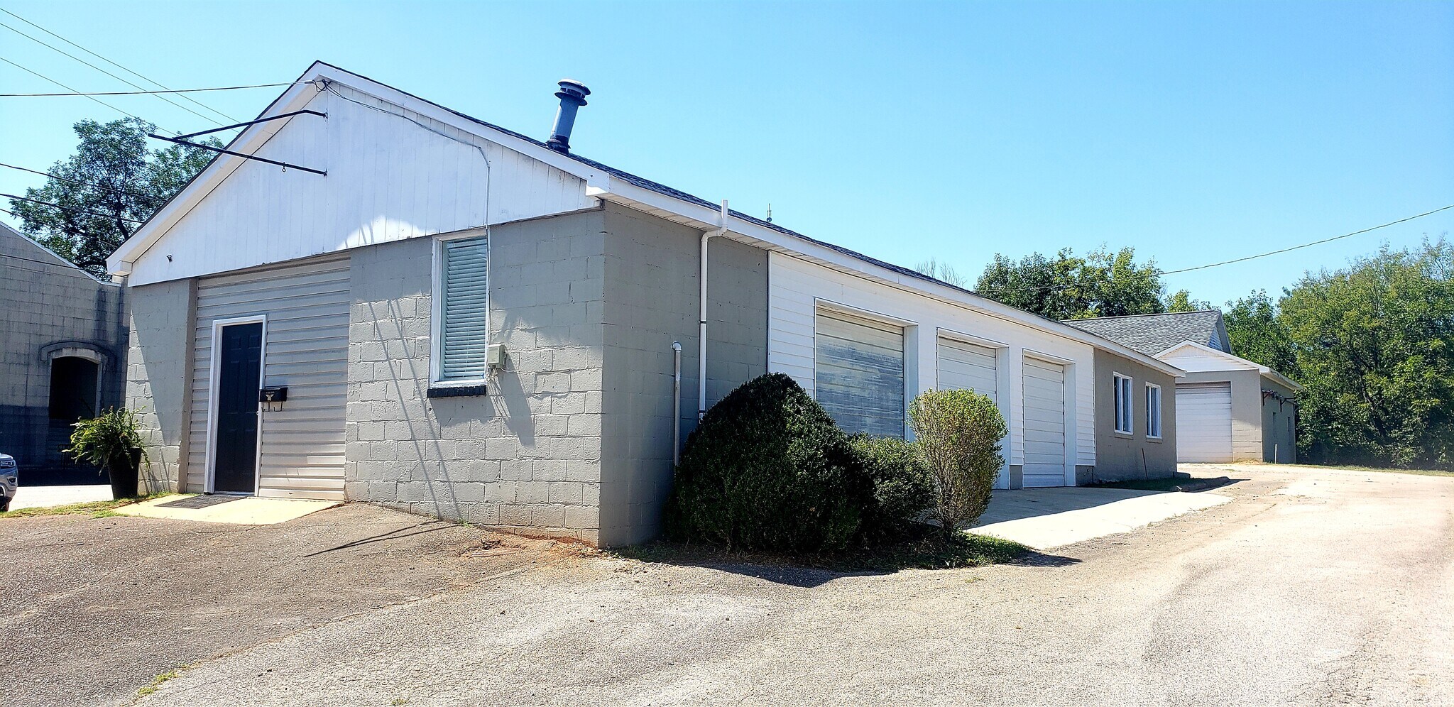 31 McNeel St York, SC 29745 Flex Property for Lease on