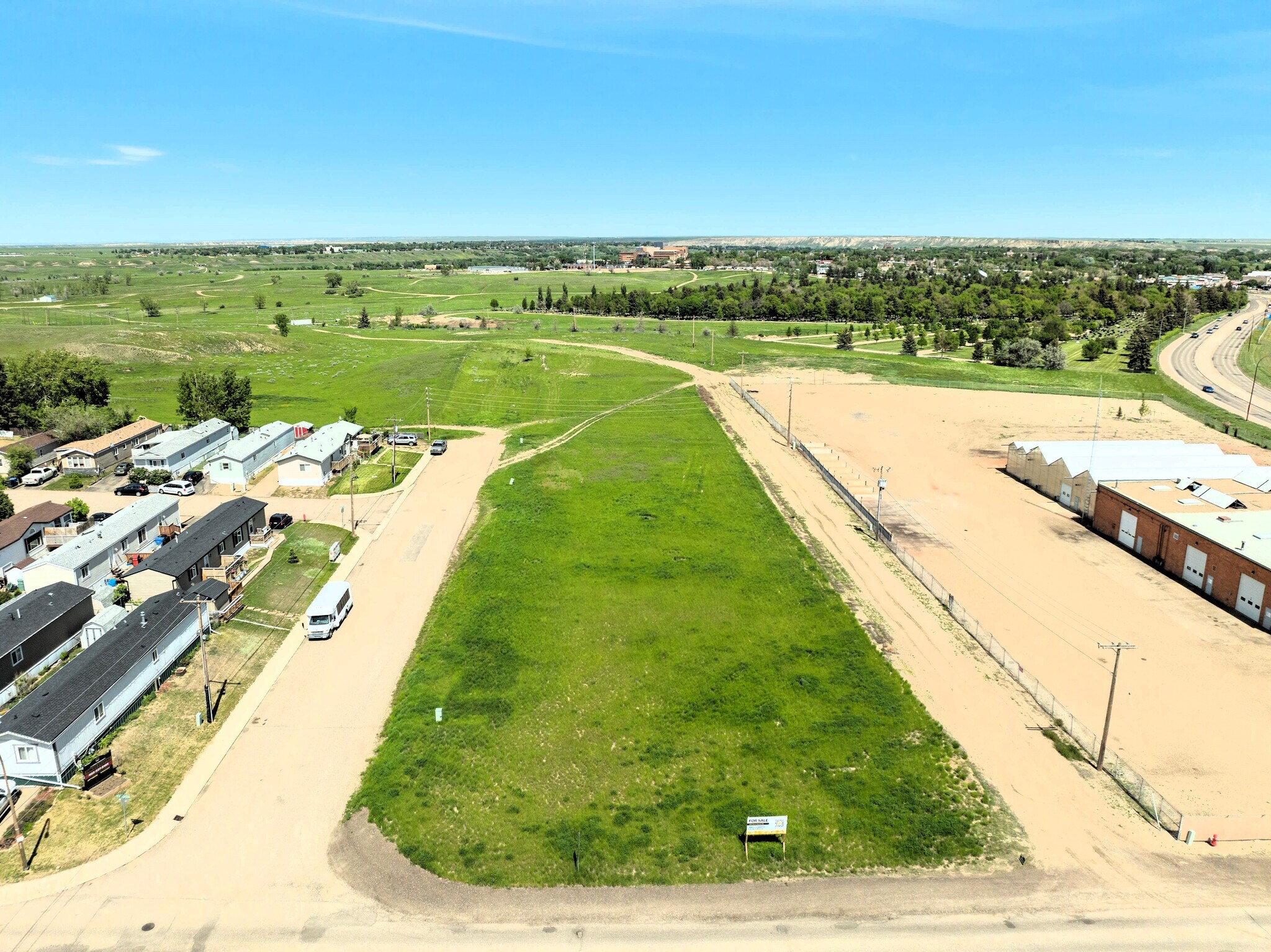 1583 Oxford Ave SW ave, Medicine Hat, AB for Sale