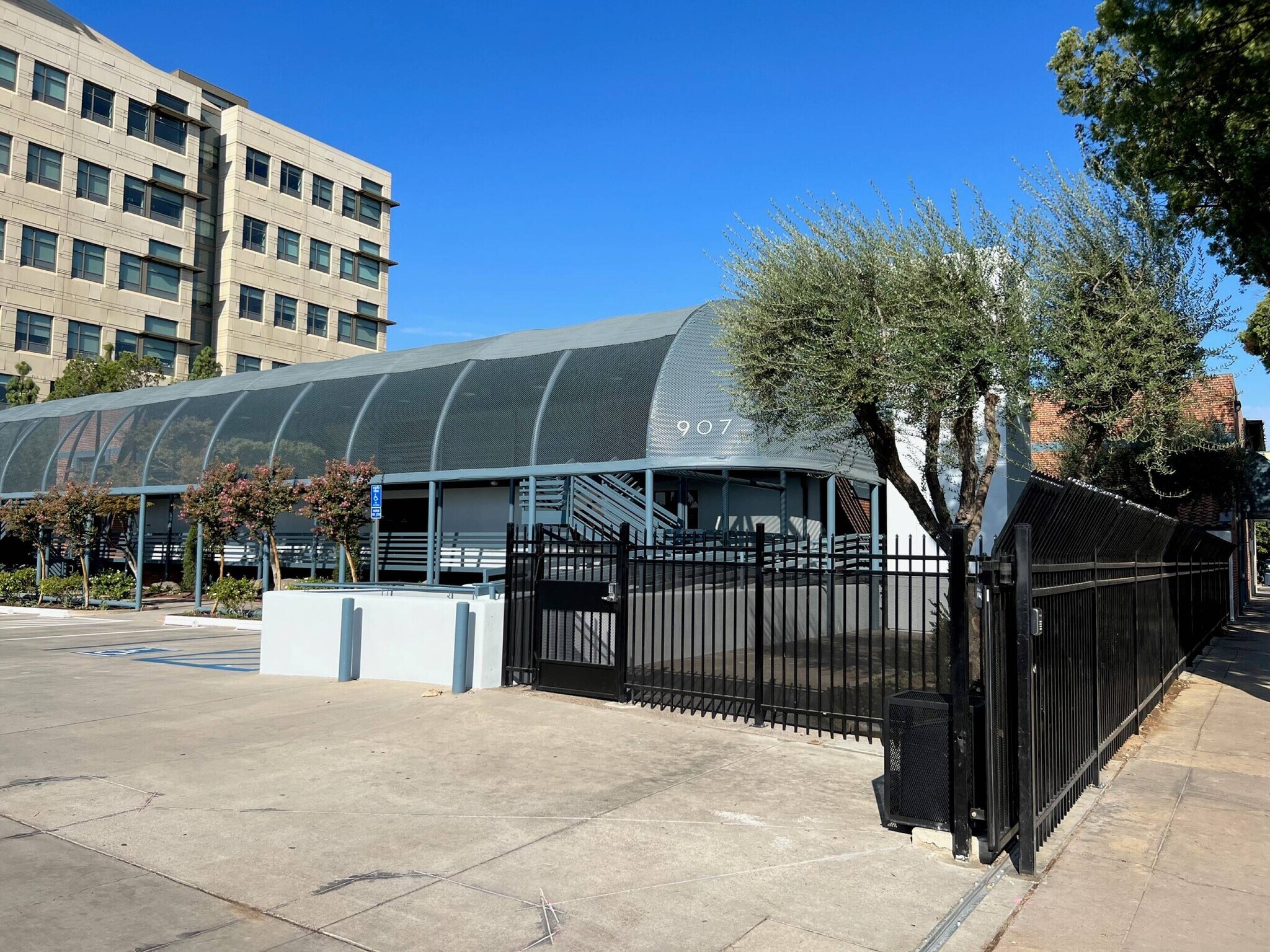 907-911 Santa Fe Ave, Fresno, CA for Rent