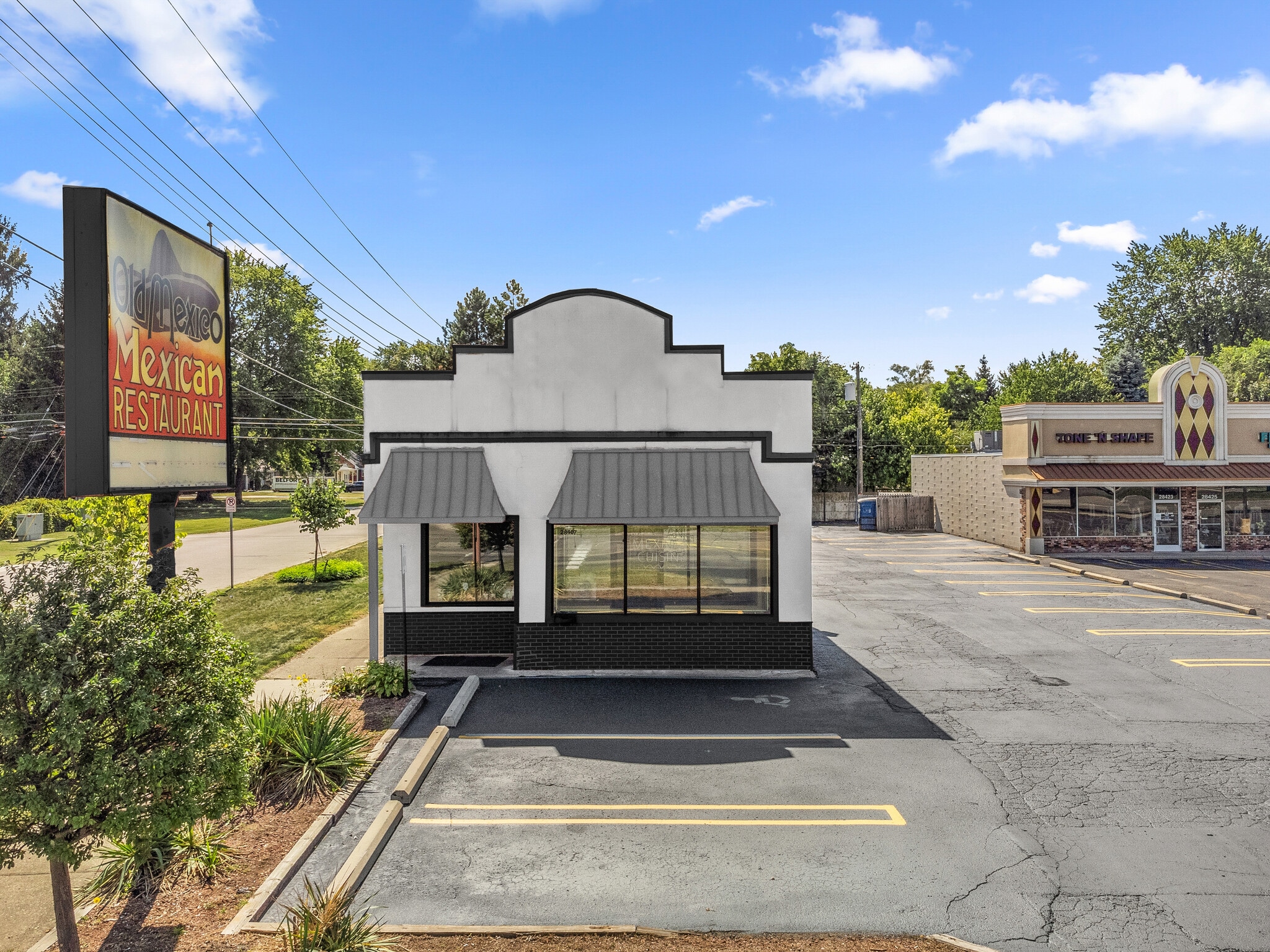 28407 5 Mile Rd, Livonia, MI for Rent