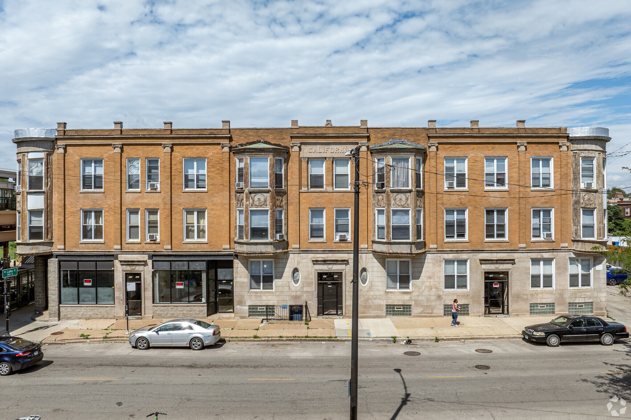 200-210 N California Ave, Chicago, IL for Rent