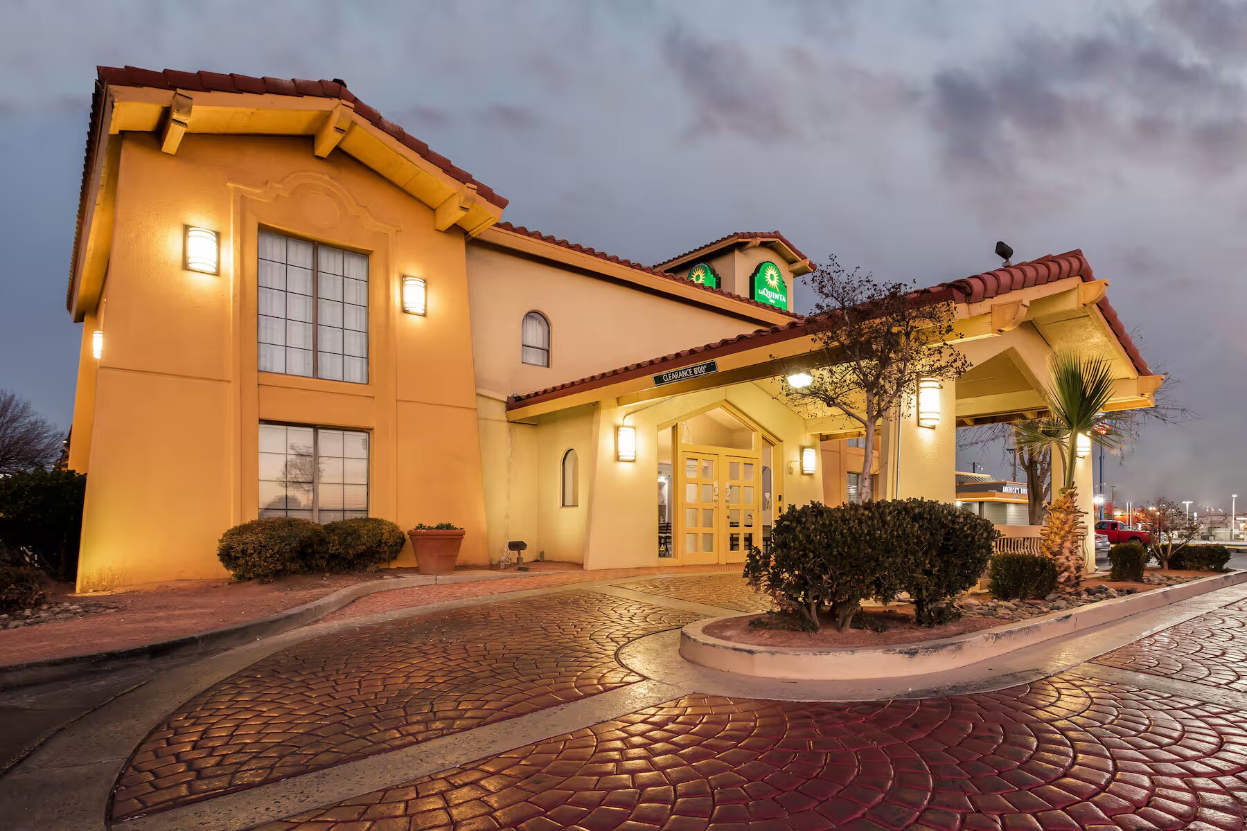 11033 W Gateway Blvd, El Paso, TX for Sale