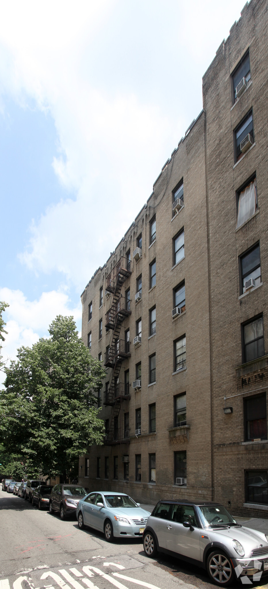 121-131 Bennett Ave, New York, NY for Rent