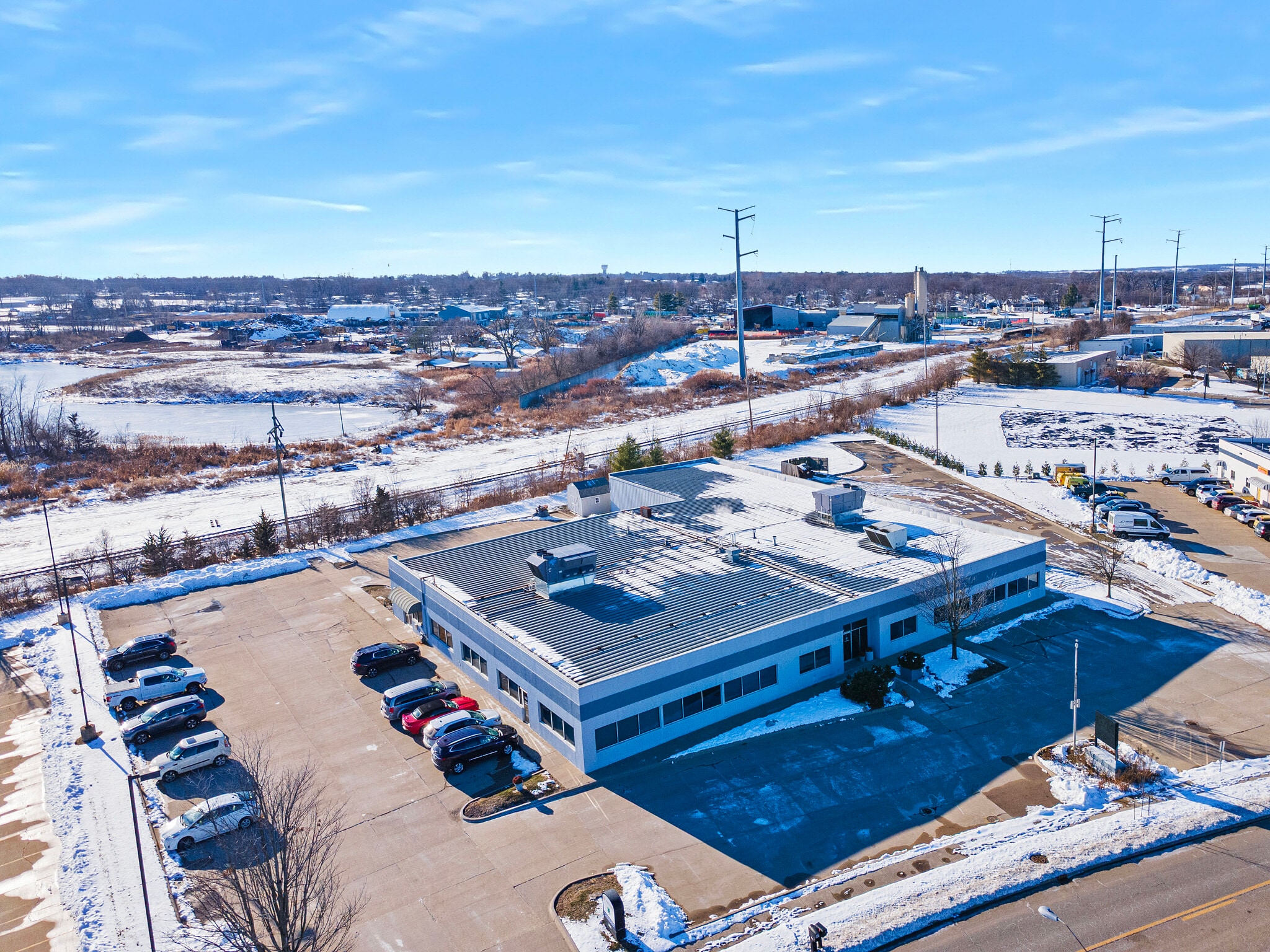 1615 Commerce Pky, Bloomington, IL for Rent