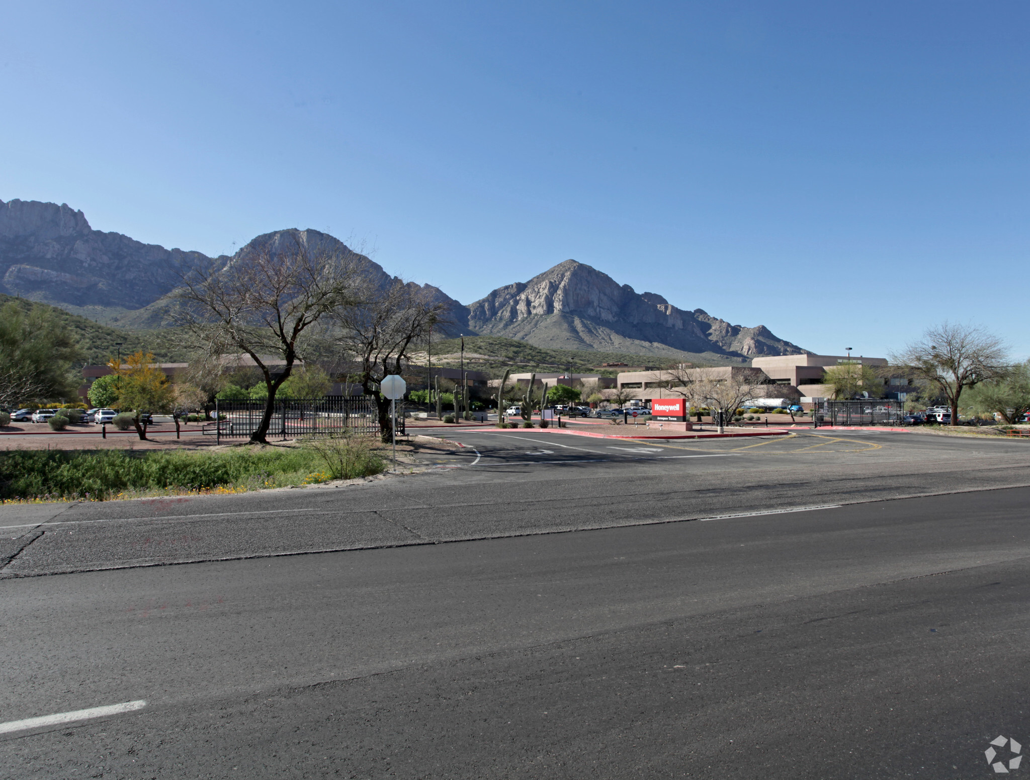 11100 N Oracle Rd, Tucson, AZ for Rent