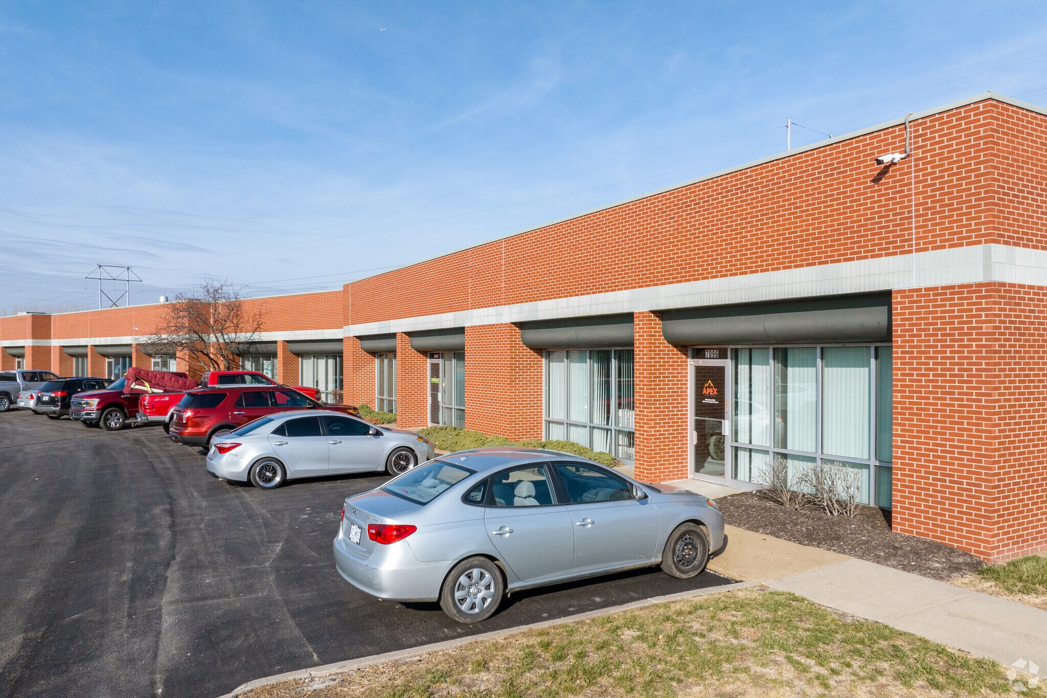 7050-7098 Universal Ave, Kansas City, MO for Rent