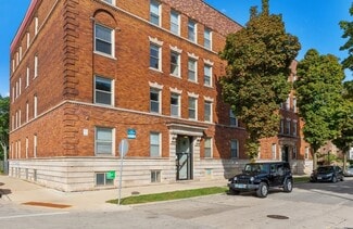 Milwaukee, WI Apartments - 805 N 22nd St