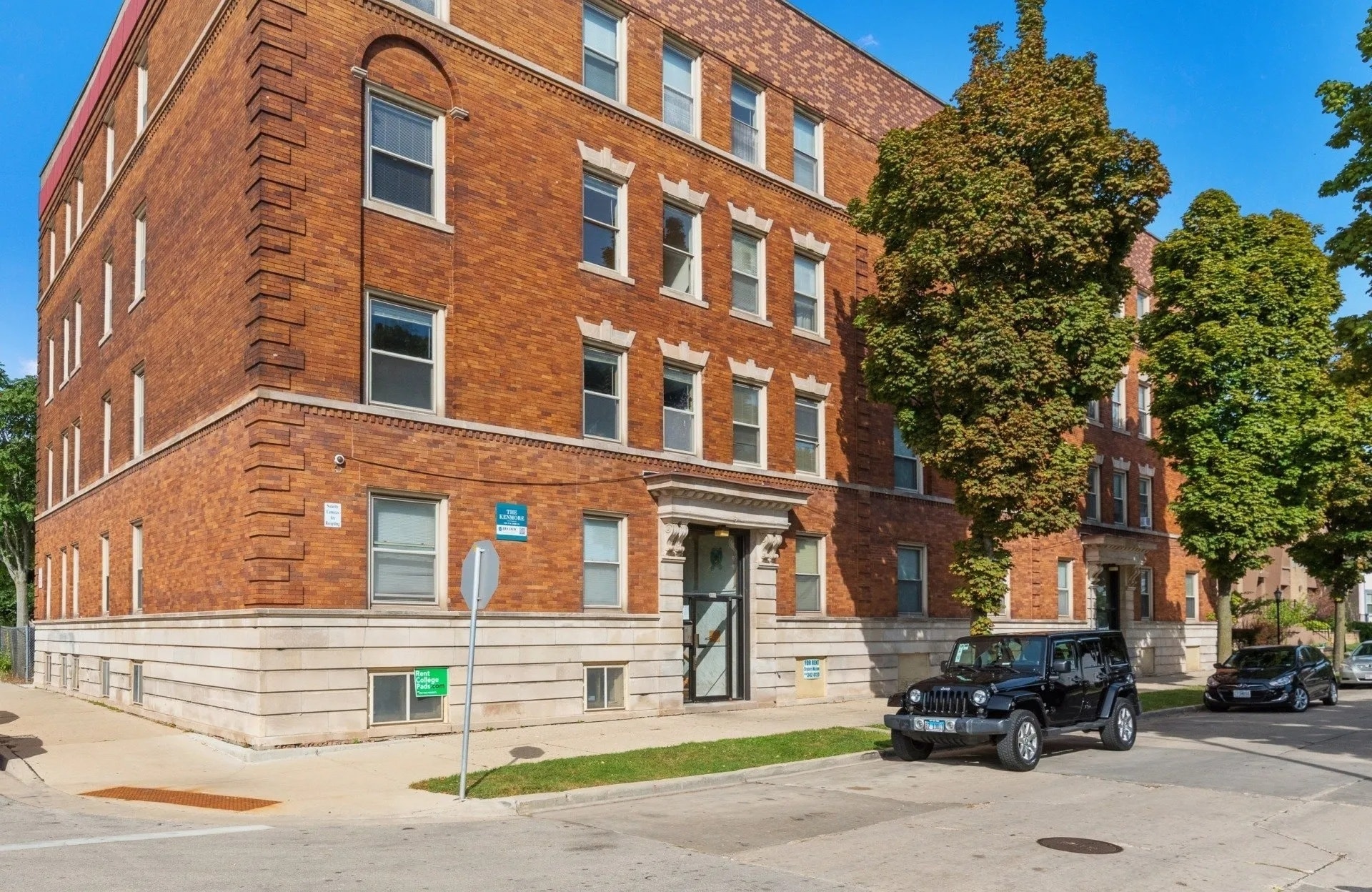 805 N 22nd St, Milwaukee, WI for Sale