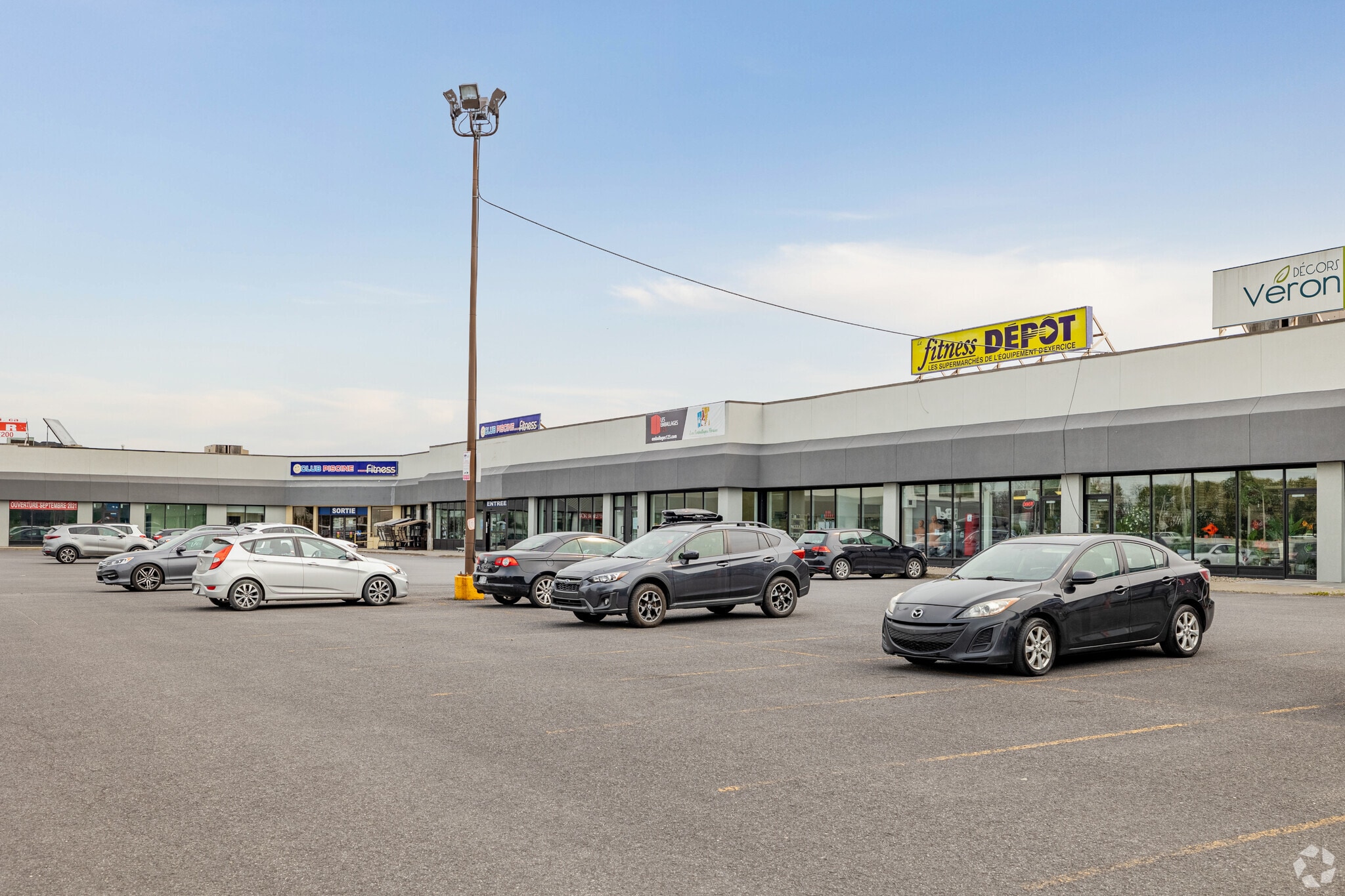 588-670 Rue Jean-Neveu, Longueuil, QC for Rent