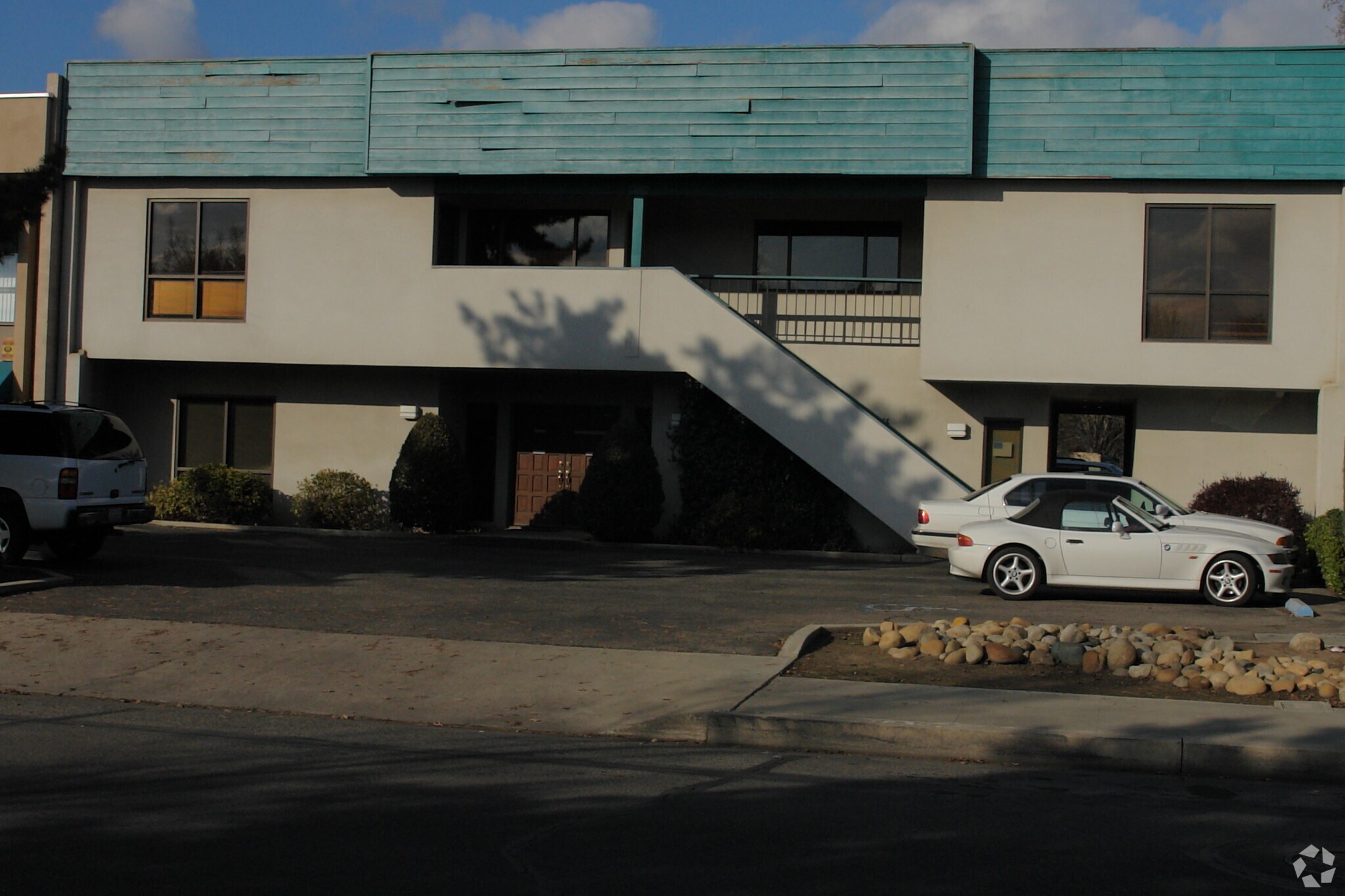 1606 W Mineral King Ave, Visalia, CA for Sale