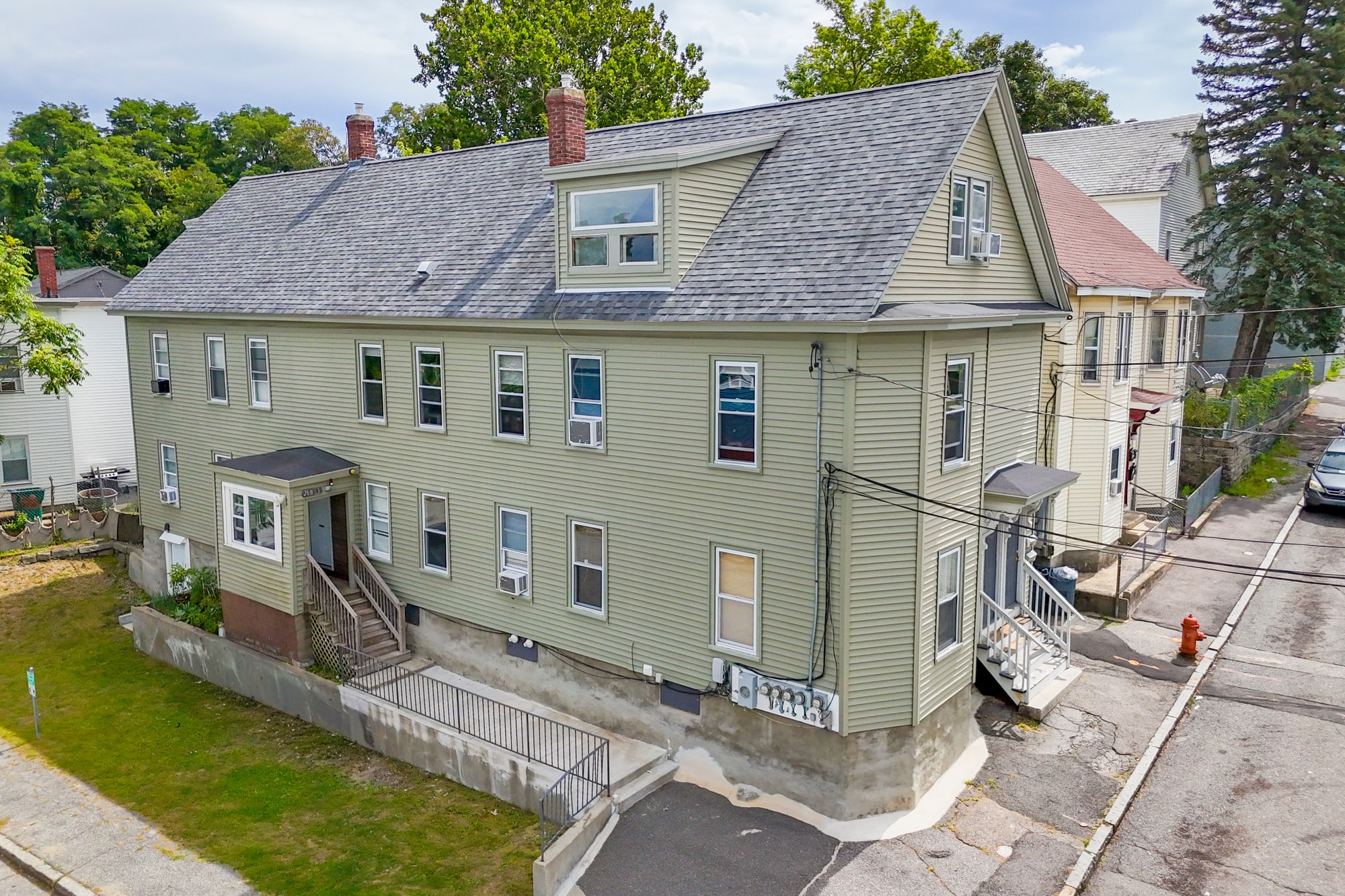 22 Grand St, Lowell, MA for Sale