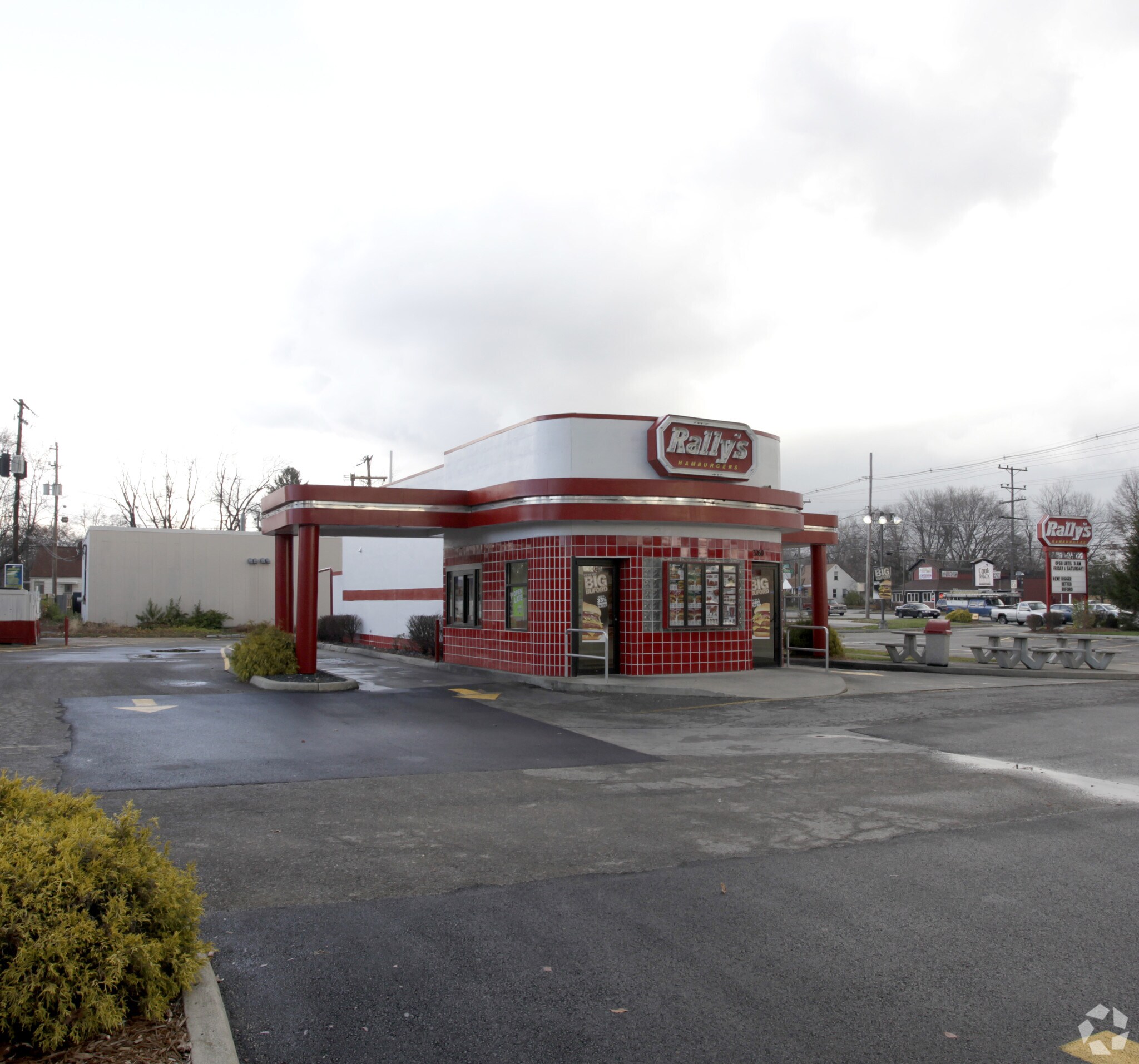 3260 E Broad St, Columbus, OH for Rent