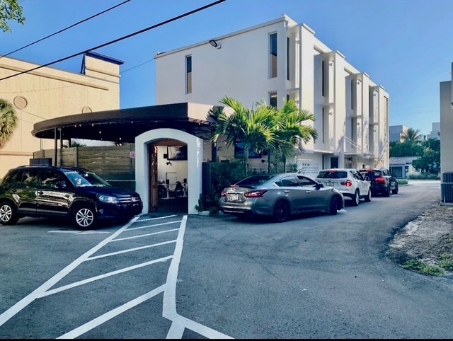727 NE 3rd Ave, Fort Lauderdale, FL for Rent