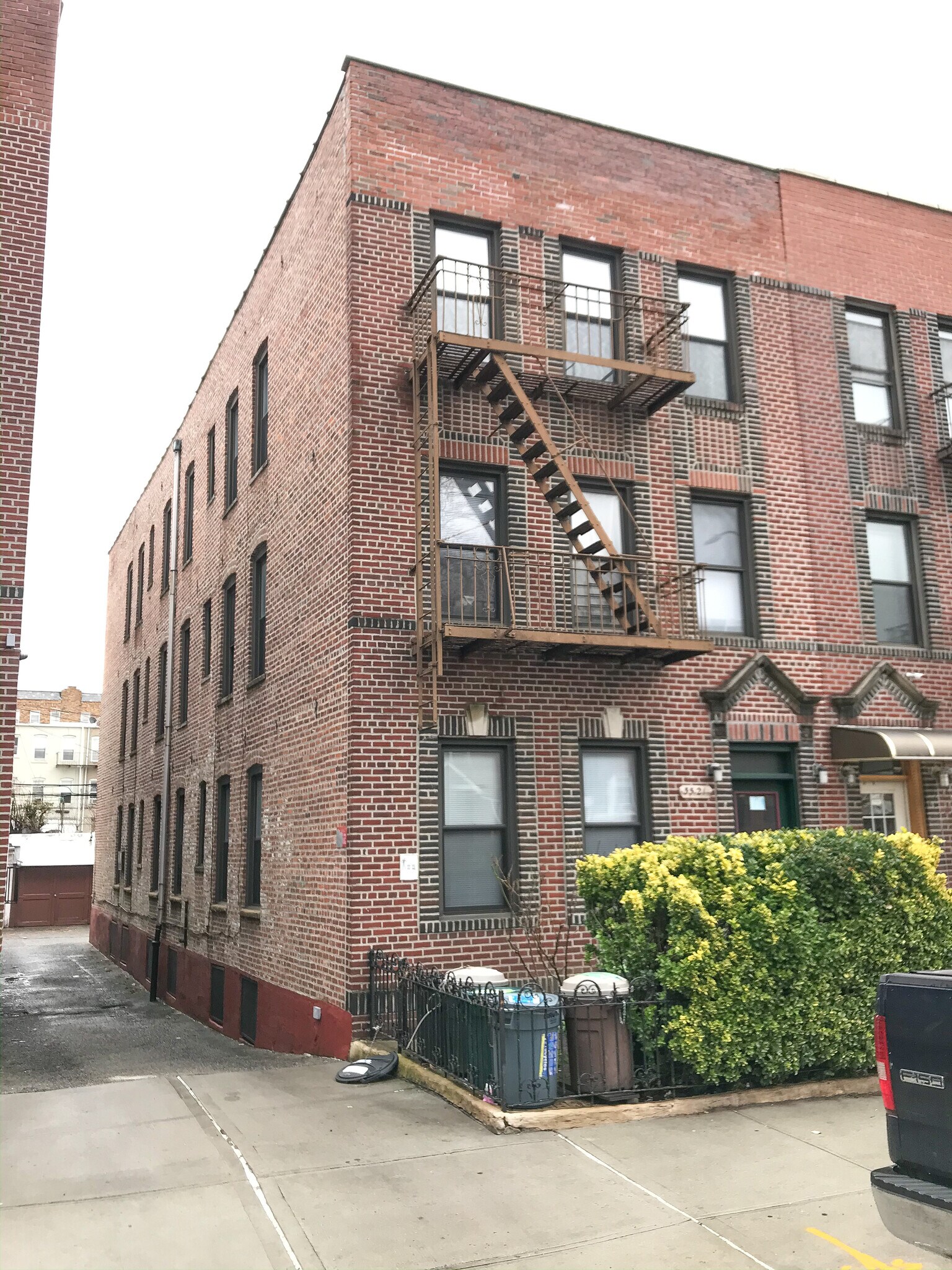3521 Crescent St, Astoria, NY for Sale