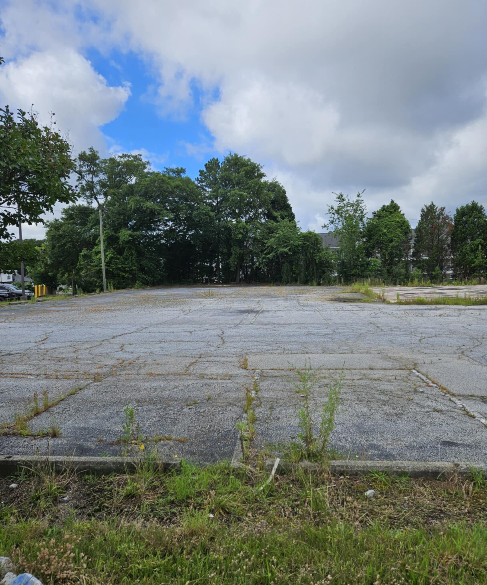 1081 Iris Dr SE, Conyers, GA for Sale