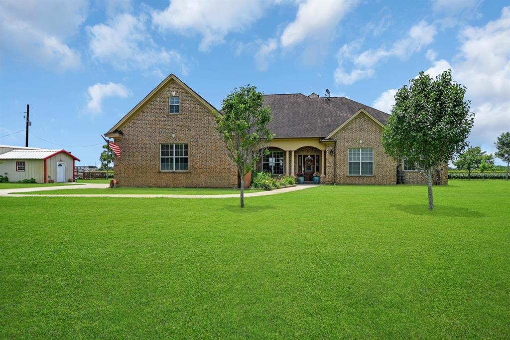 9022 Dixie Ln, Needville, TX for Sale