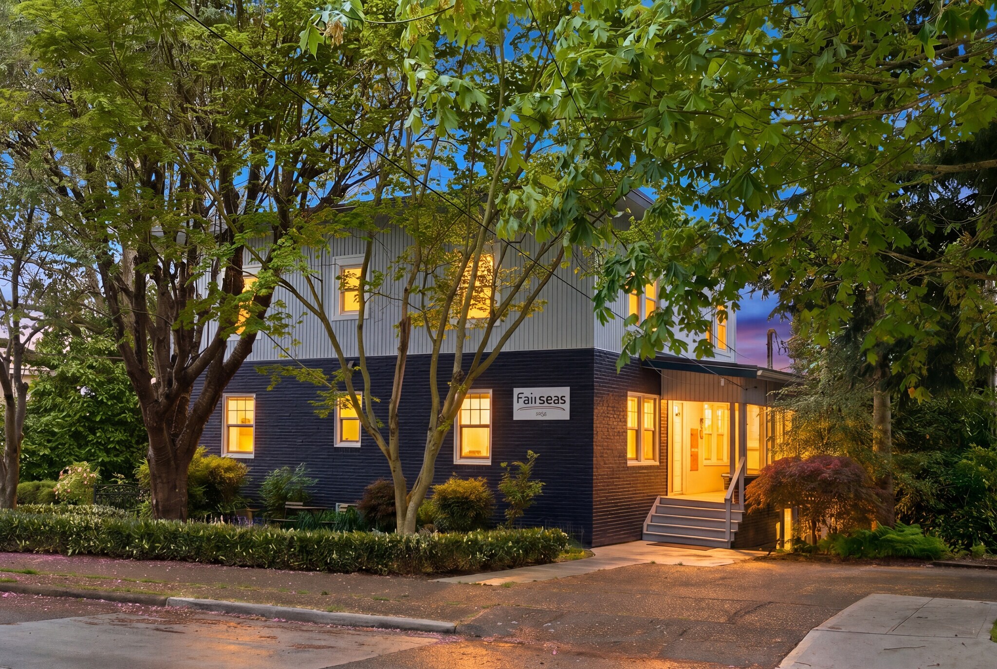 1401 W Bertona St, Seattle, WA for Sale