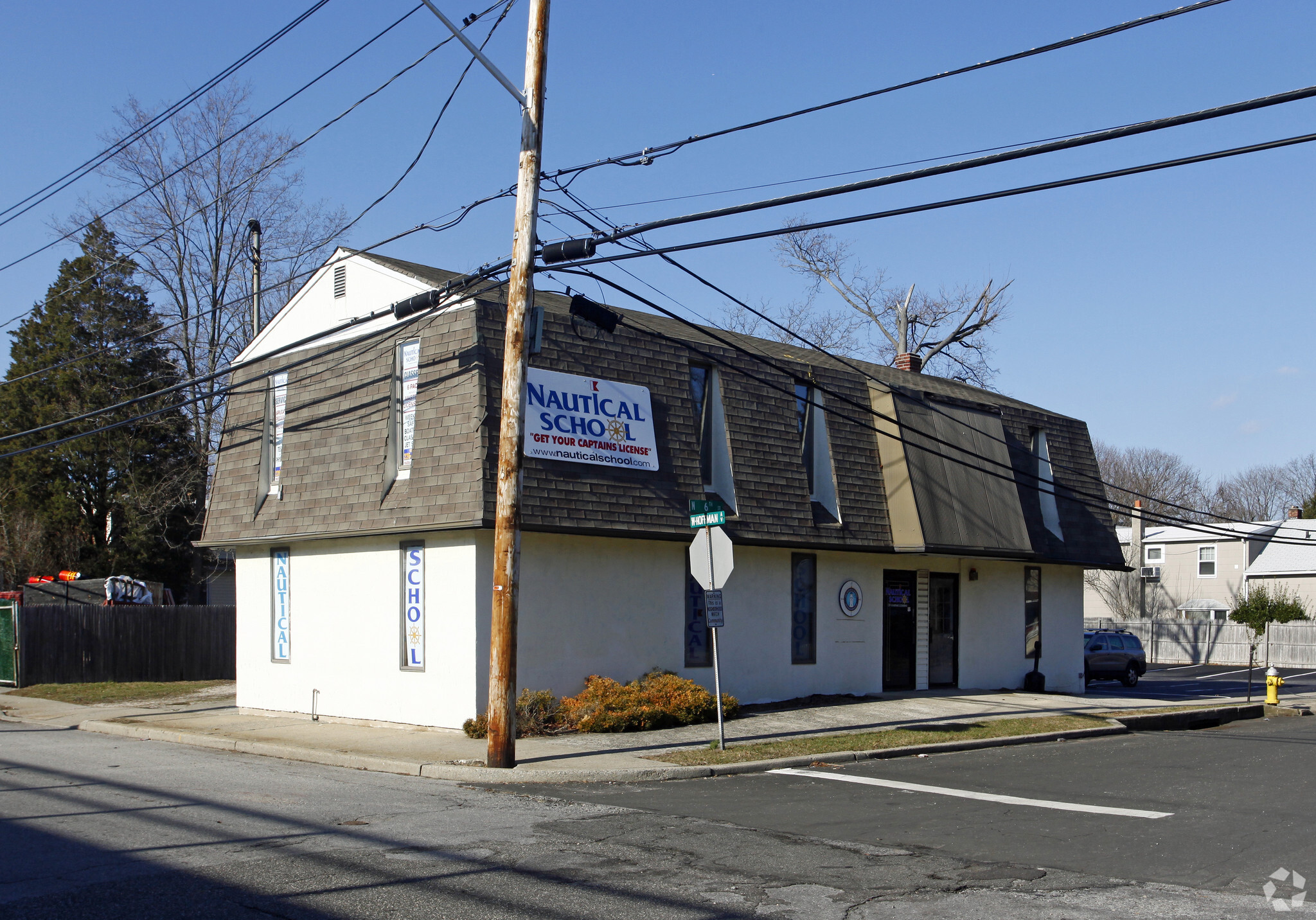 178 W Hoffman Ave, Lindenhurst, NY for Rent
