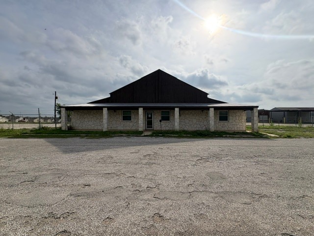 1500 Simmons Ave, Jourdanton, TX for Sale