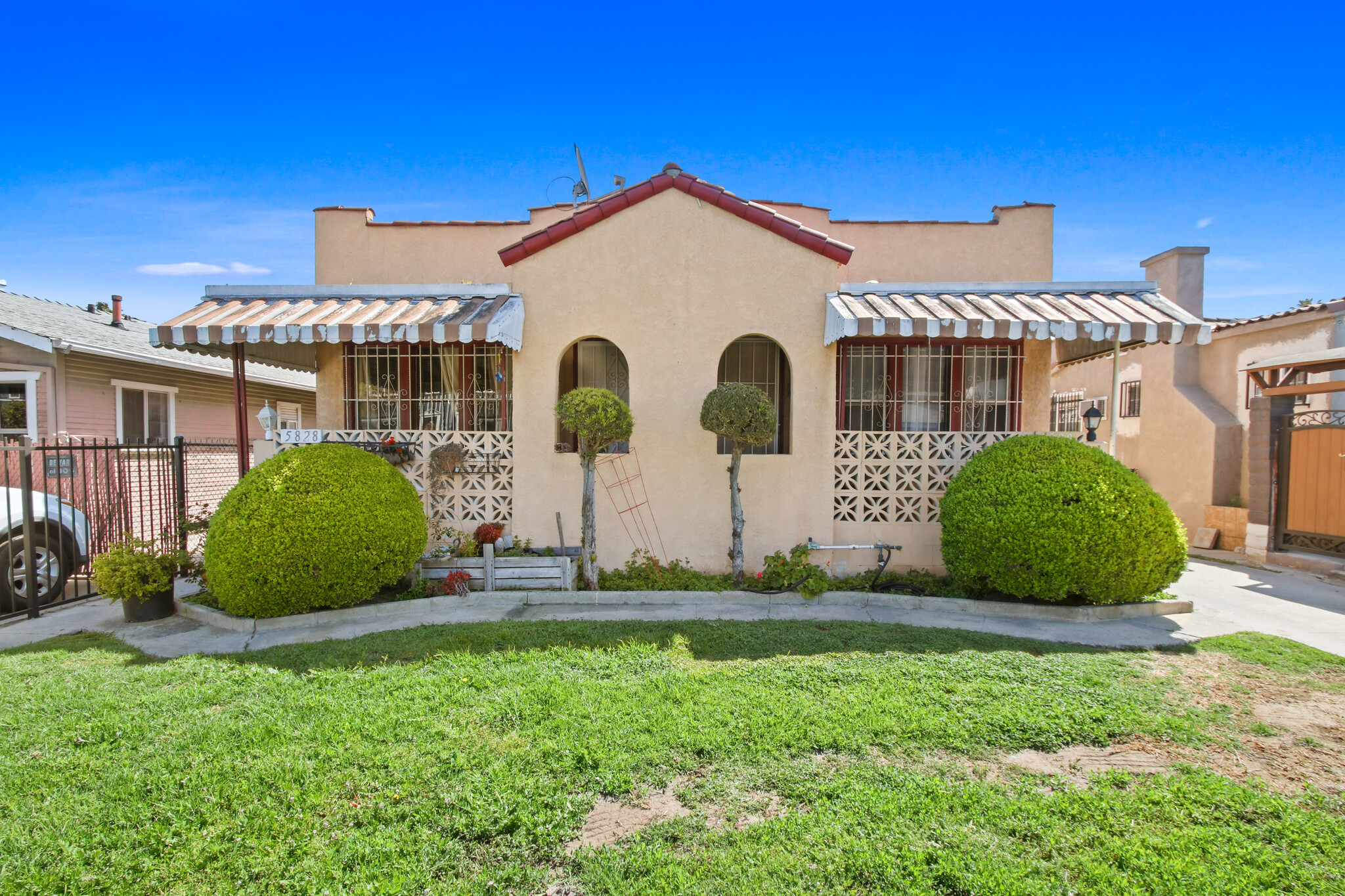 5828 8th Ave, Los Angeles, CA for Sale