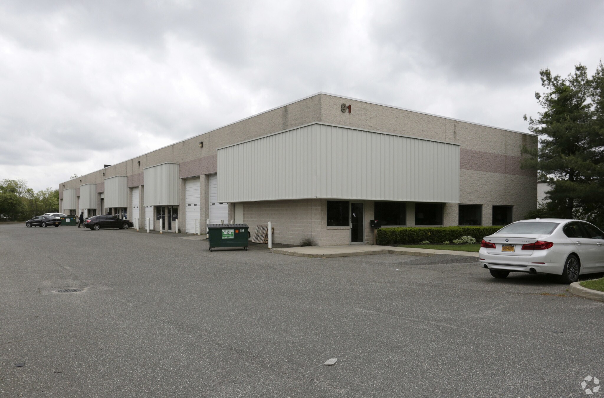 91 Knickerbocker Ave Bohemia, NY 11716 Industrial Property for Sale on