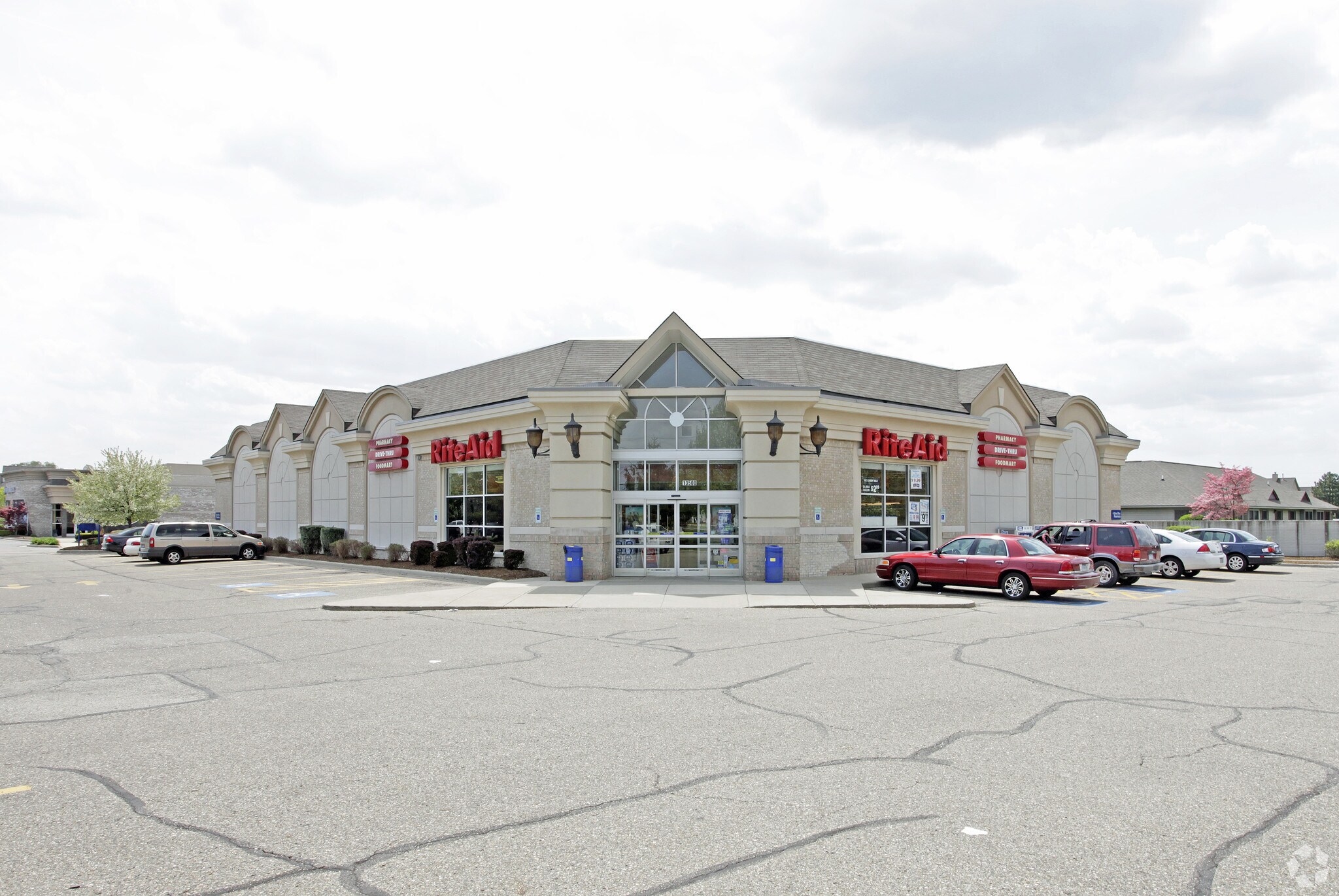 13500 19 Mile Rd, Sterling Heights, MI for Rent
