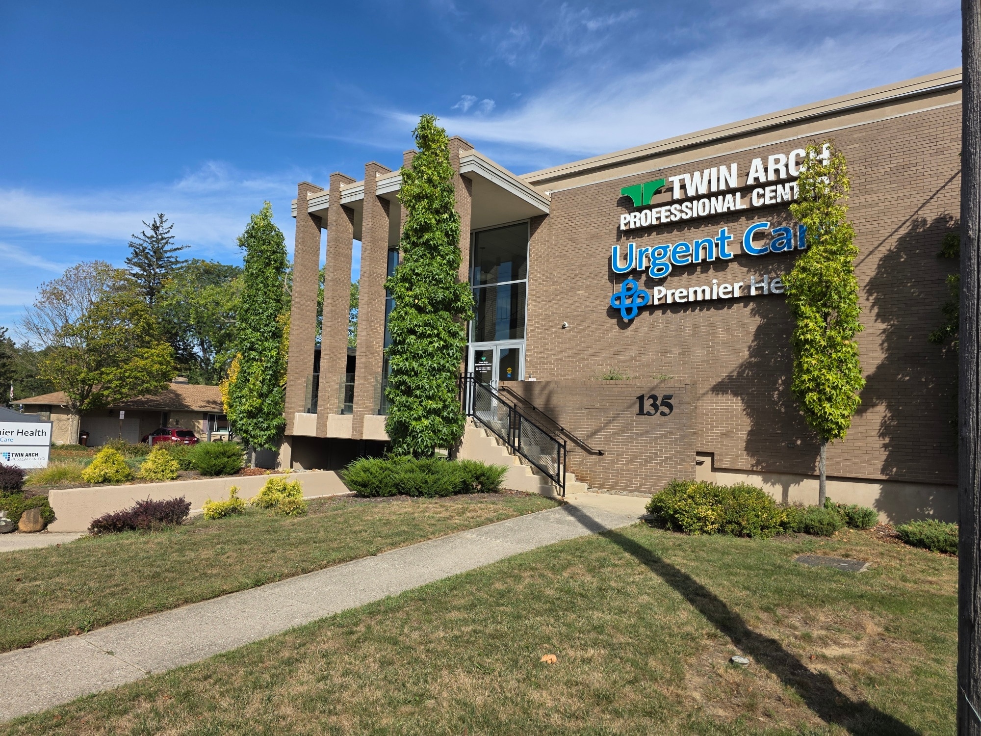 135 W Dorothy Ln, Kettering, OH for Sale