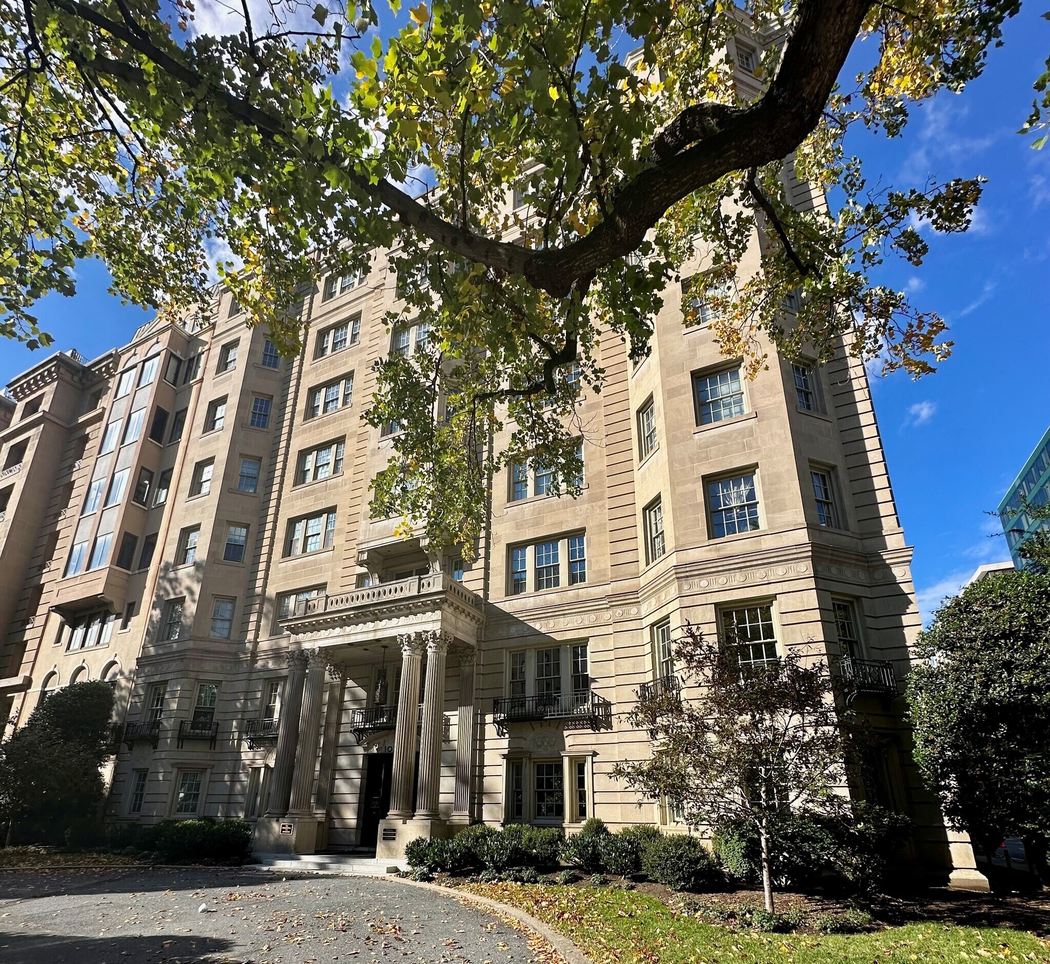 1026 16th St NW, Washington, DC for Sale