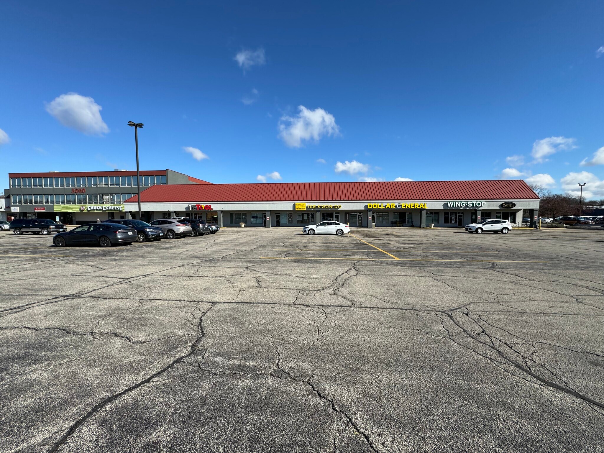 3502-3640 E State St, Rockford, IL for Rent