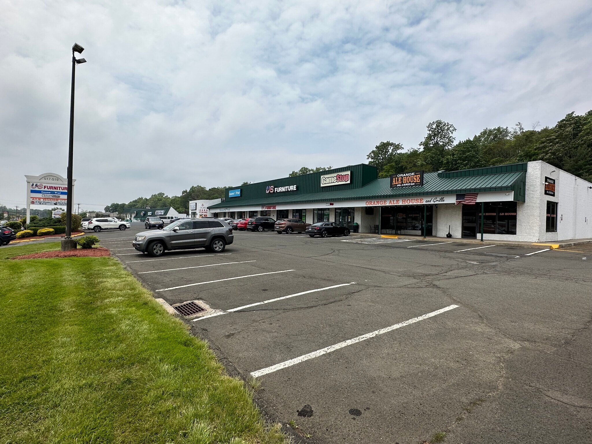 517519 Boston Post Rd Orange, CT 06477 Shopping Center Property for