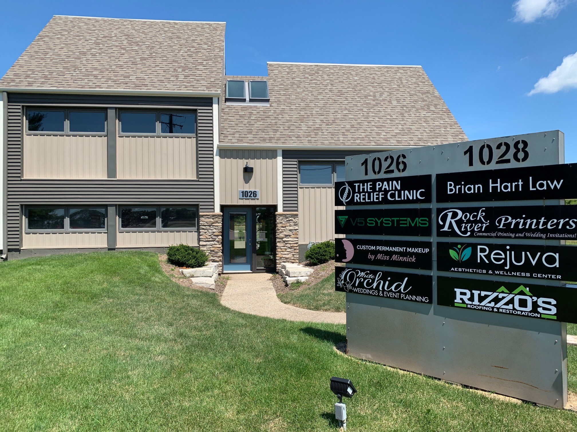 1026-1028 E Riverside Blvd, Loves Park, IL for Rent