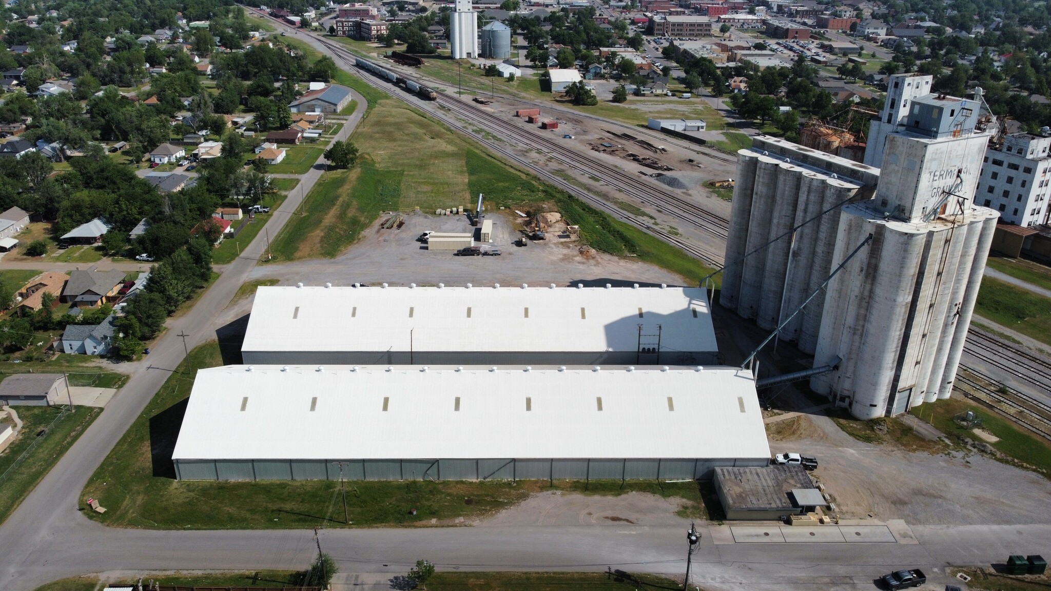 220 W Oak St, El Reno, OK for Rent